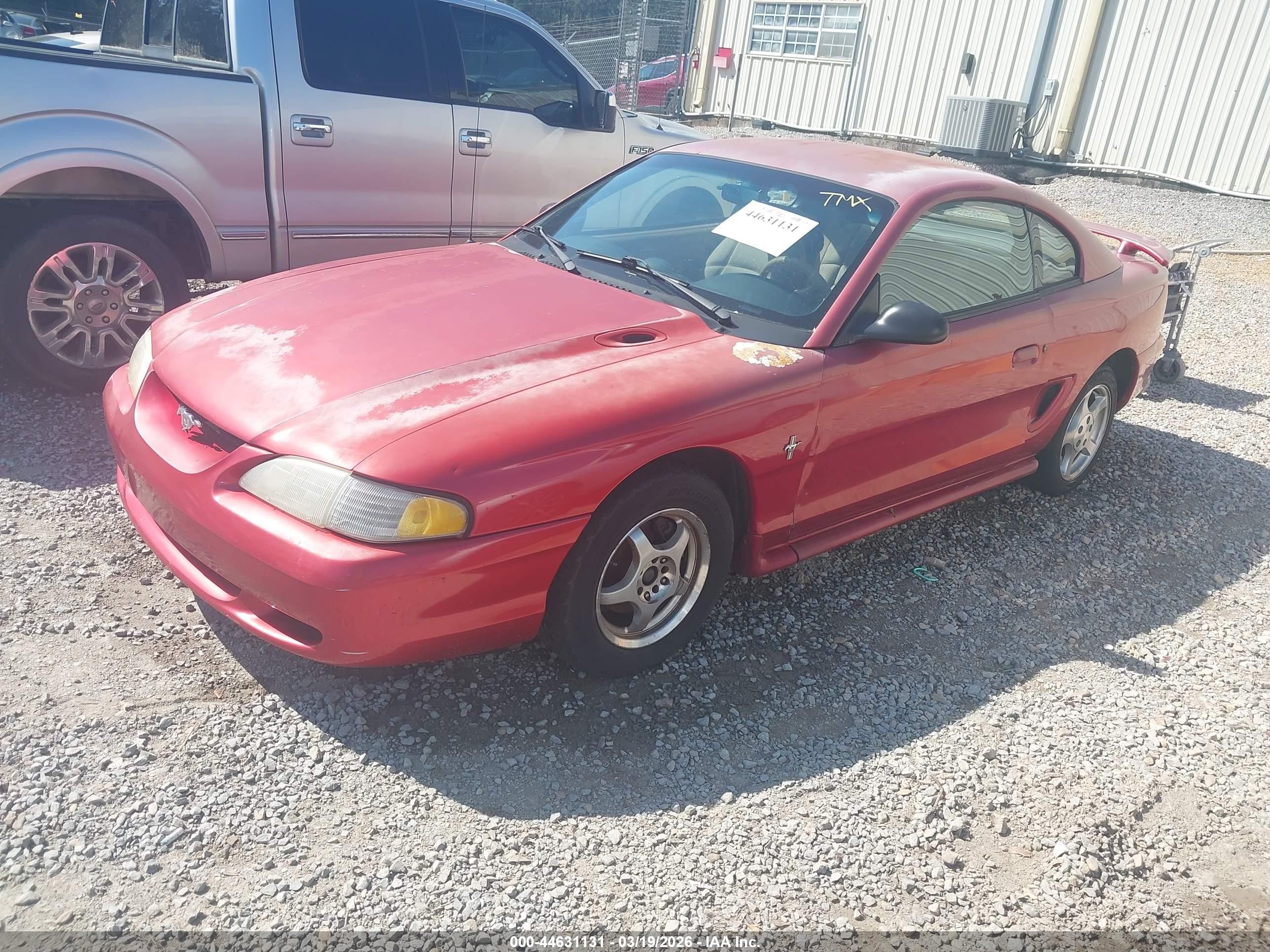 1997 Ford Mustang   Red vin: 1FALP4040VF207940