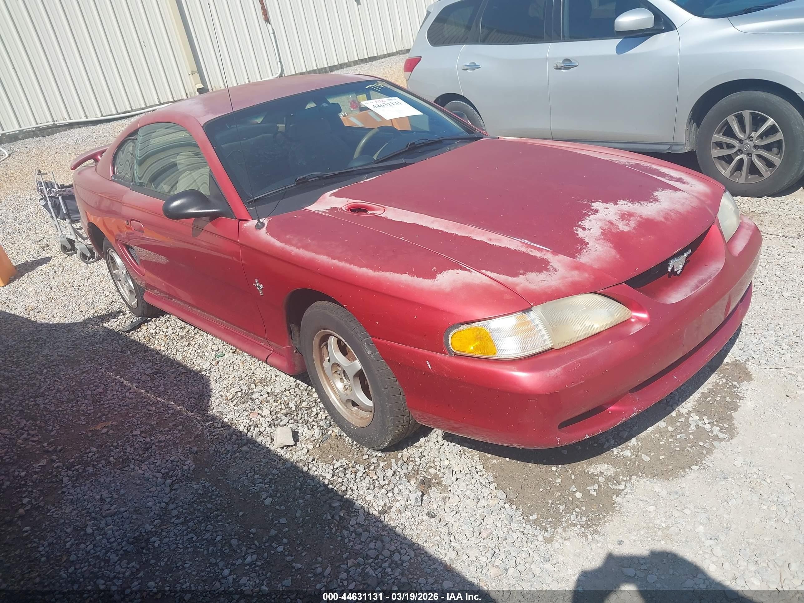 1997 Ford Mustang   Red vin: 1FALP4040VF207940