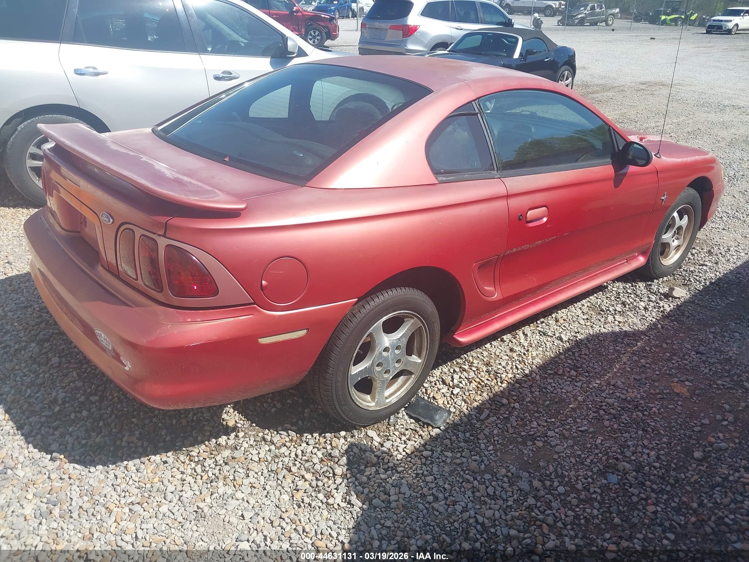 1997 Ford Mustang   Red vin: 1FALP4040VF207940