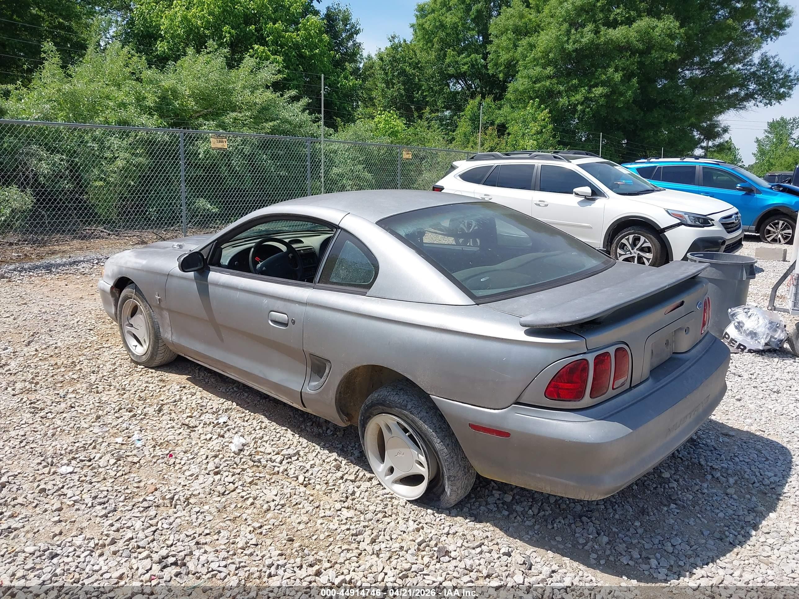 1996 Ford Mustang   Silver vin: 1FALP4042TF226048