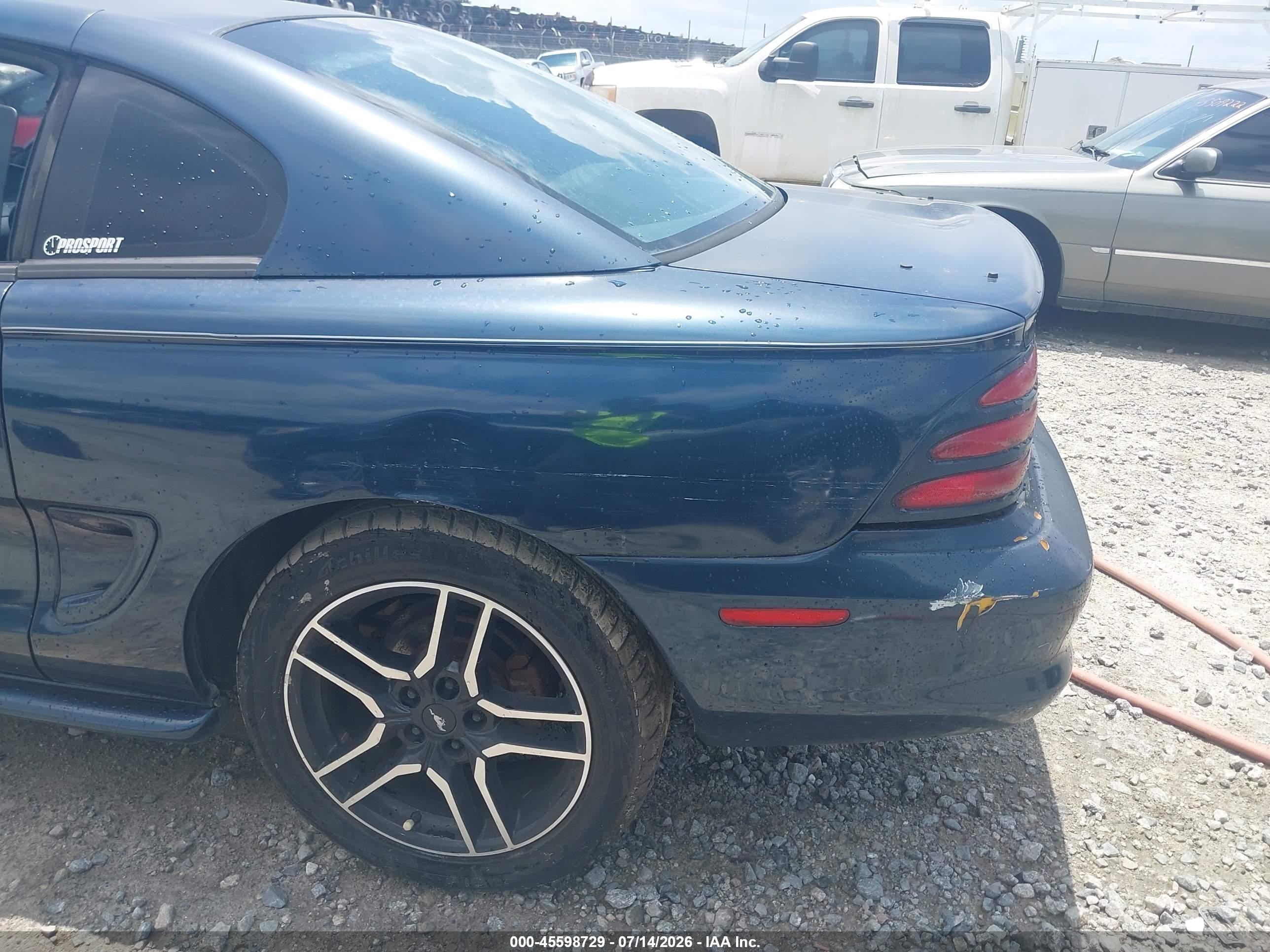 1994 Ford Mustang   Green vin: 1FALP4043RF183784