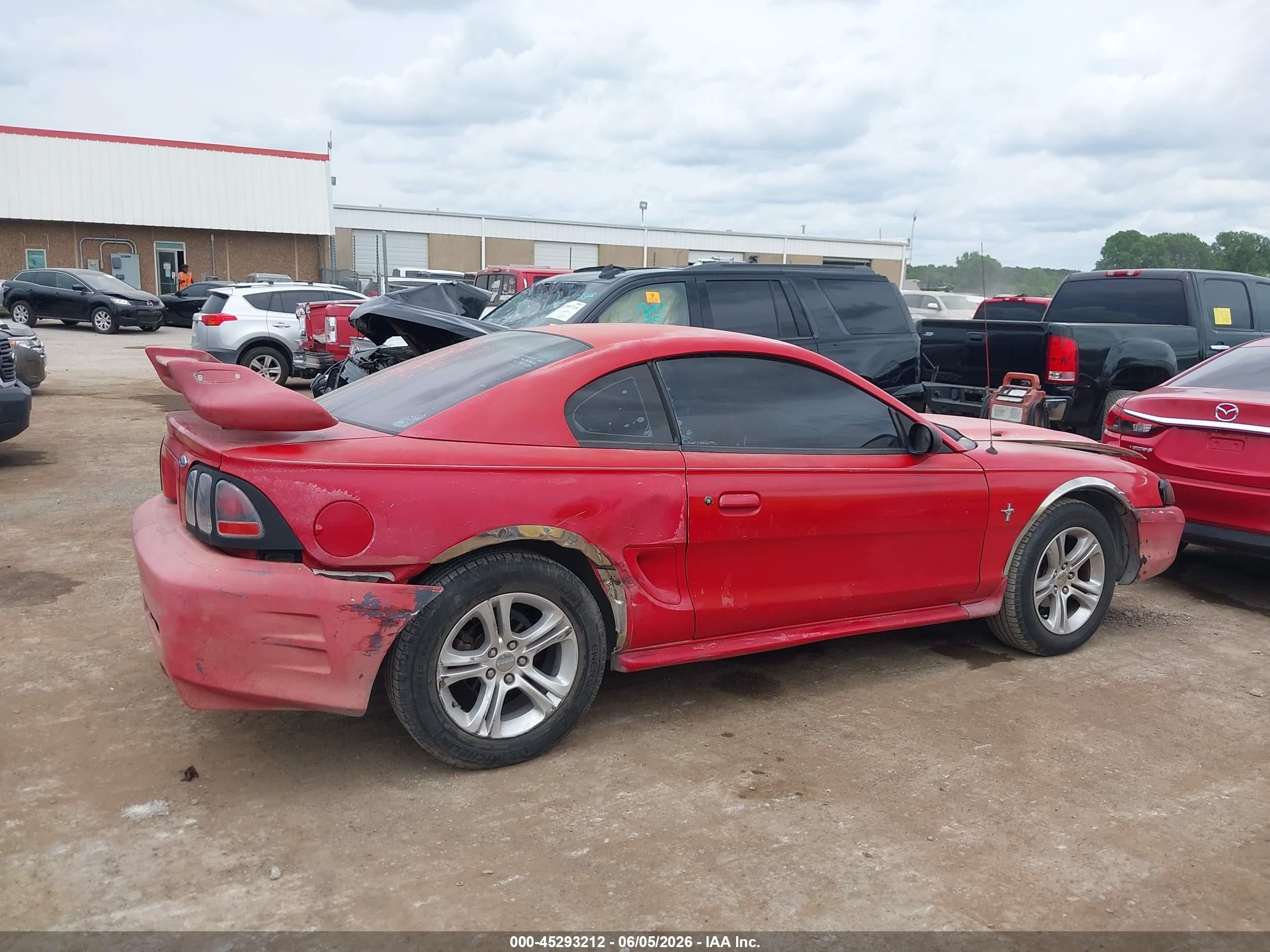1996 Ford Mustang   Red vin: 1FALP4044TF104436