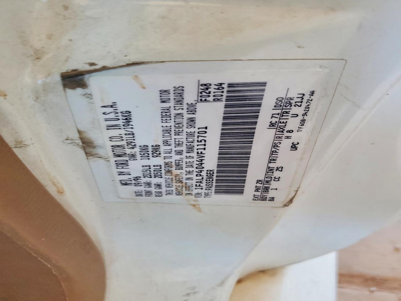 1997 Ford Mustang White vin: 1FALP4044VF115701