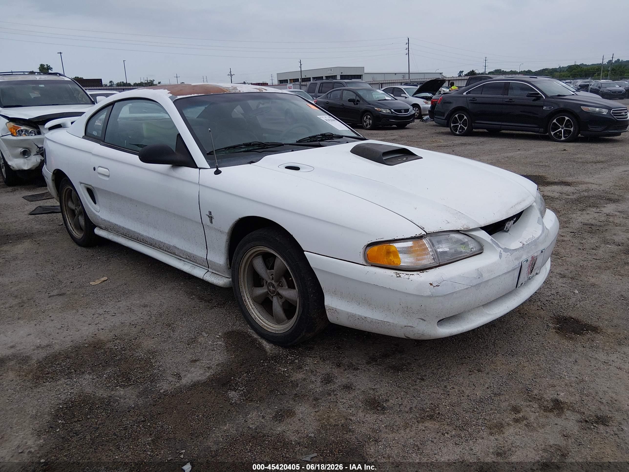 1995 Ford Mustang   Белый vin: 1FALP4049SF102566