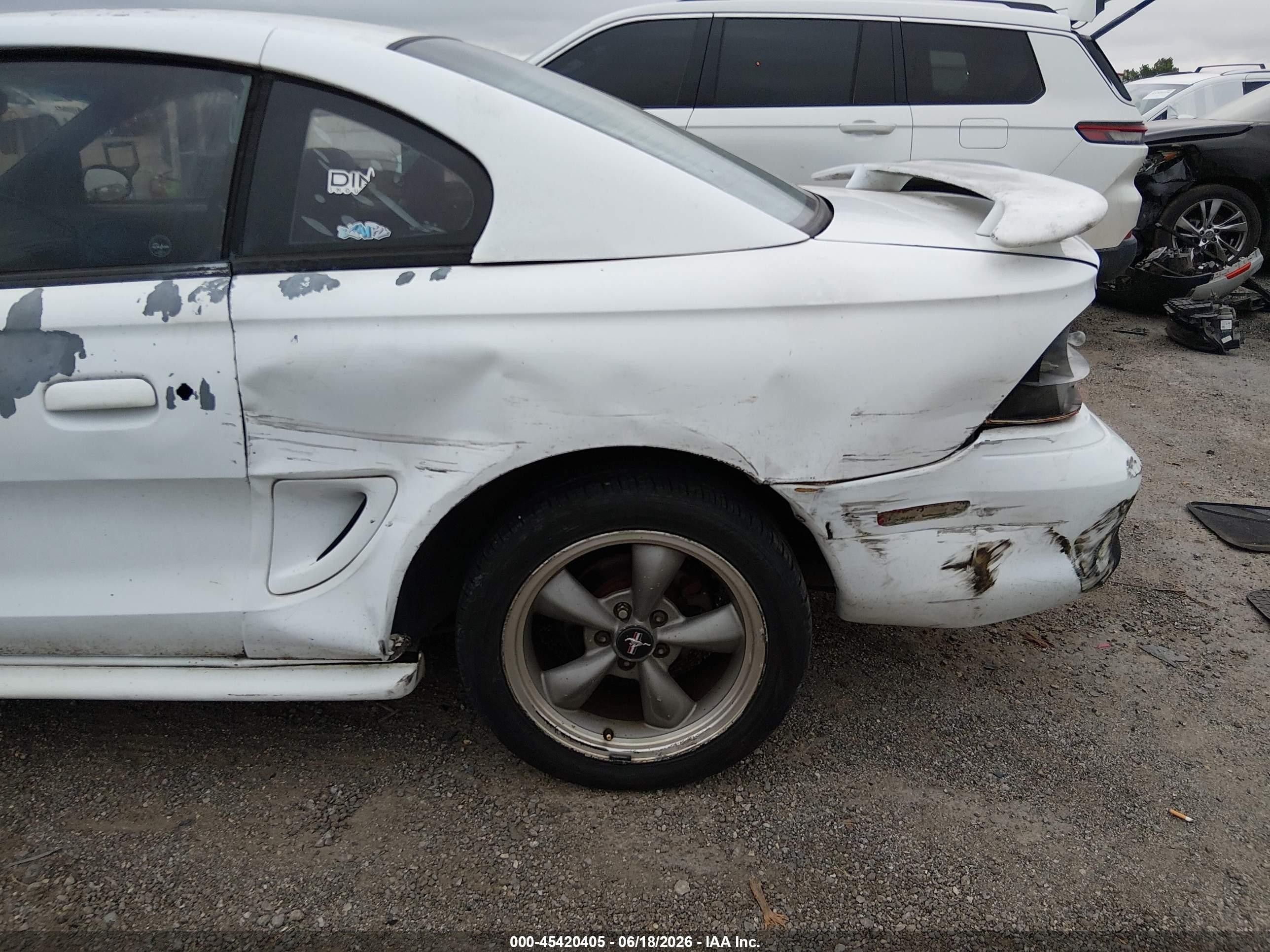 1995 Ford Mustang   White vin: 1FALP4049SF102566