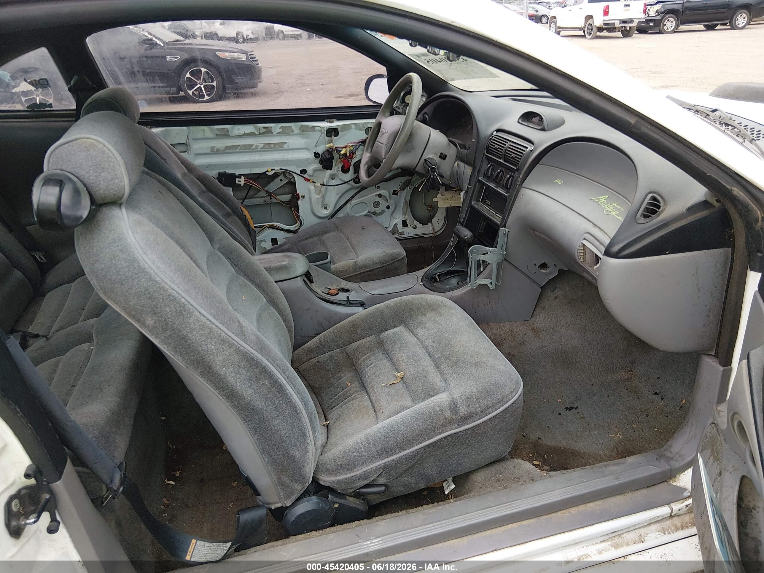 1995 Ford Mustang   White vin: 1FALP4049SF102566