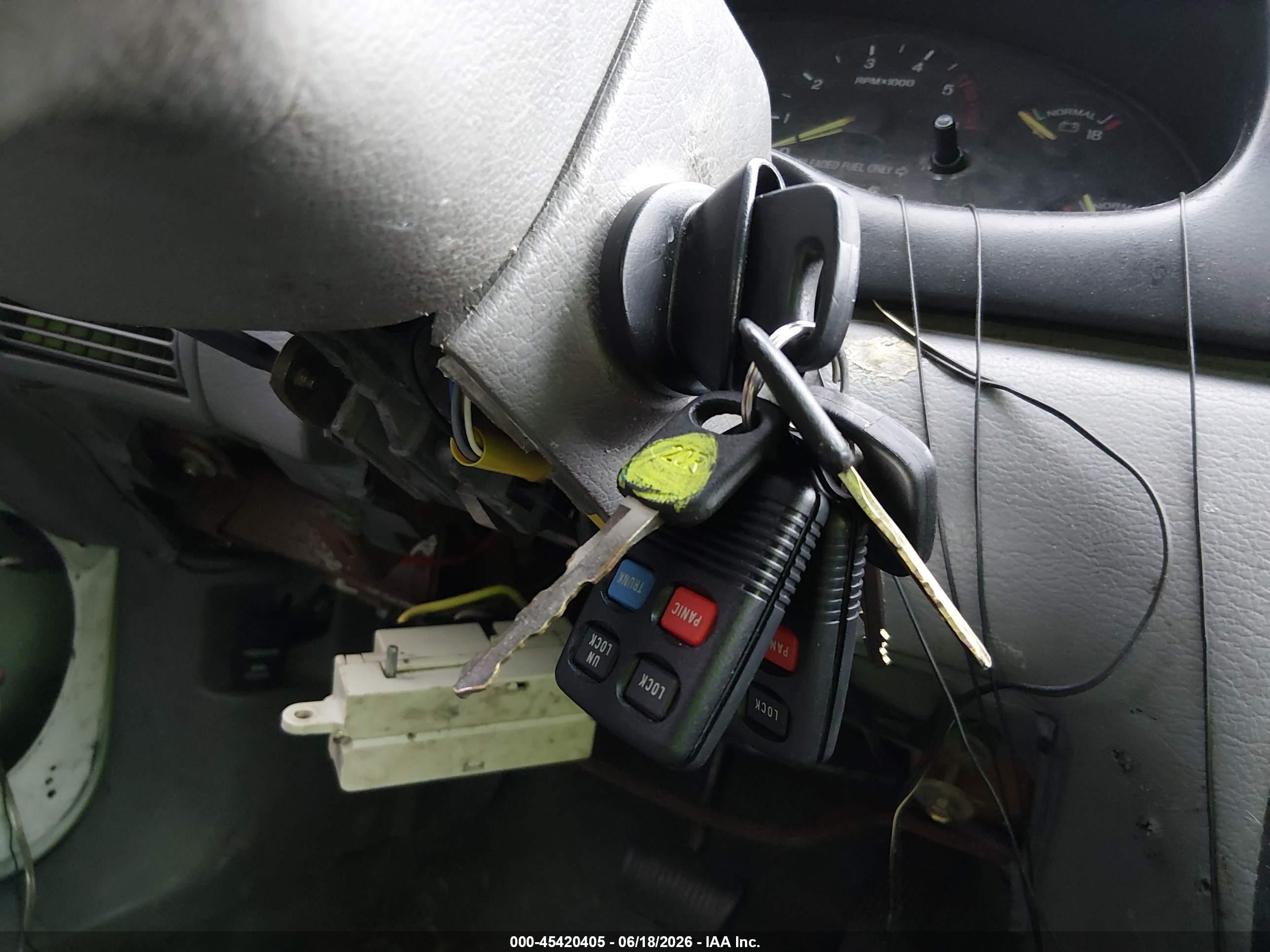 1995 Ford Mustang   White vin: 1FALP4049SF102566