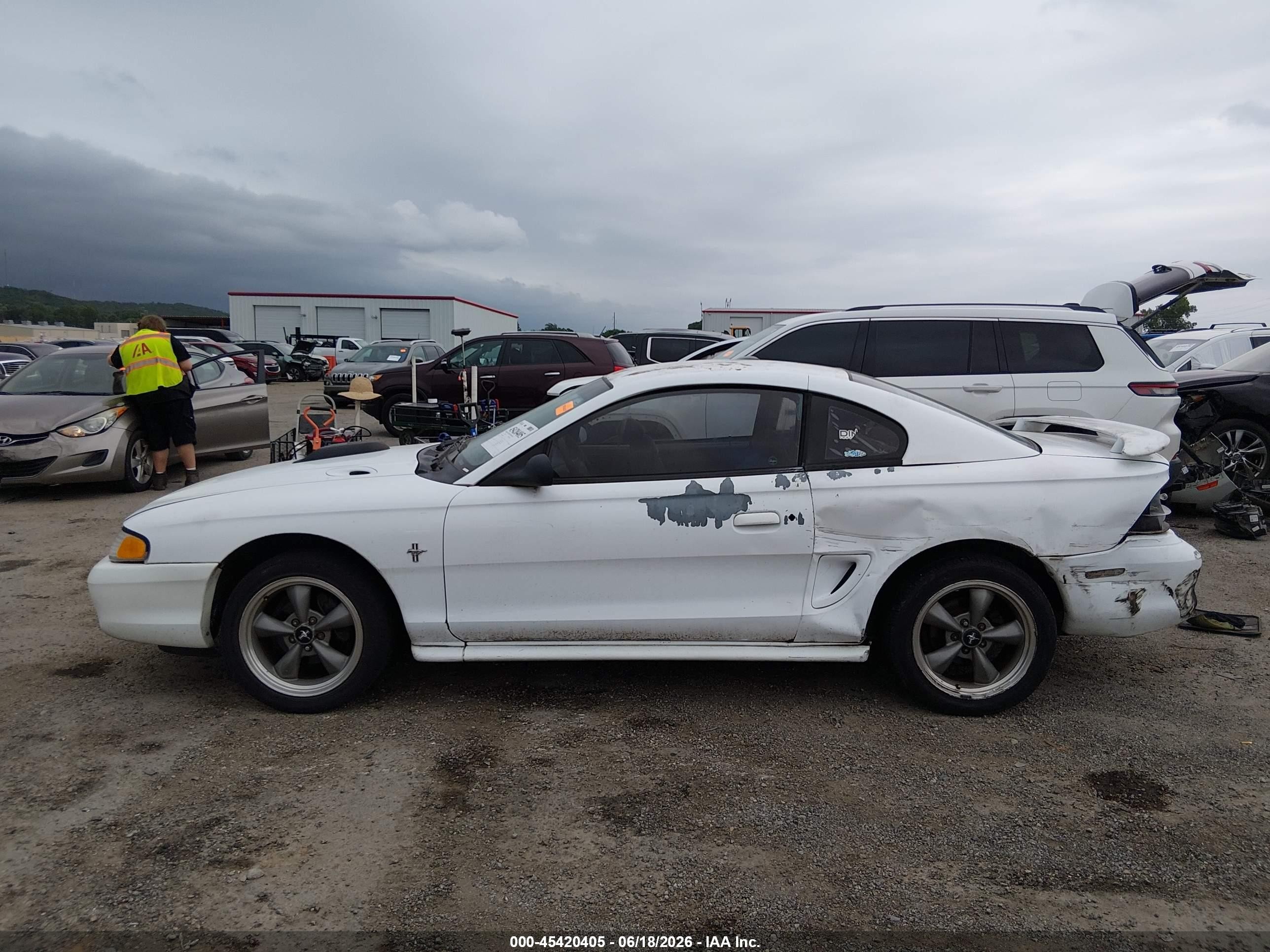 1995 Ford Mustang   White vin: 1FALP4049SF102566