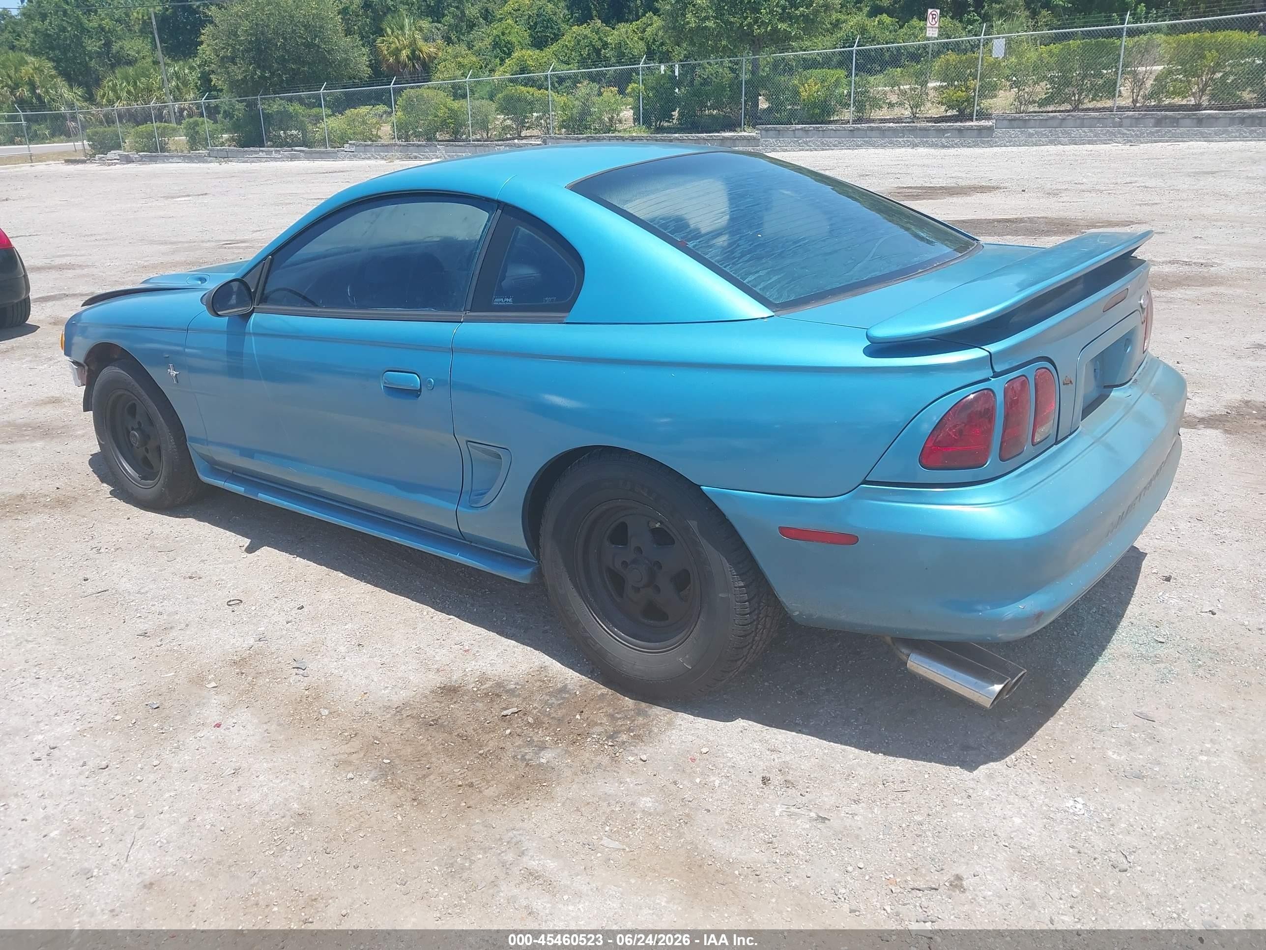 1997 Ford Mustang   Синий vin: 1FALP404XVF204513