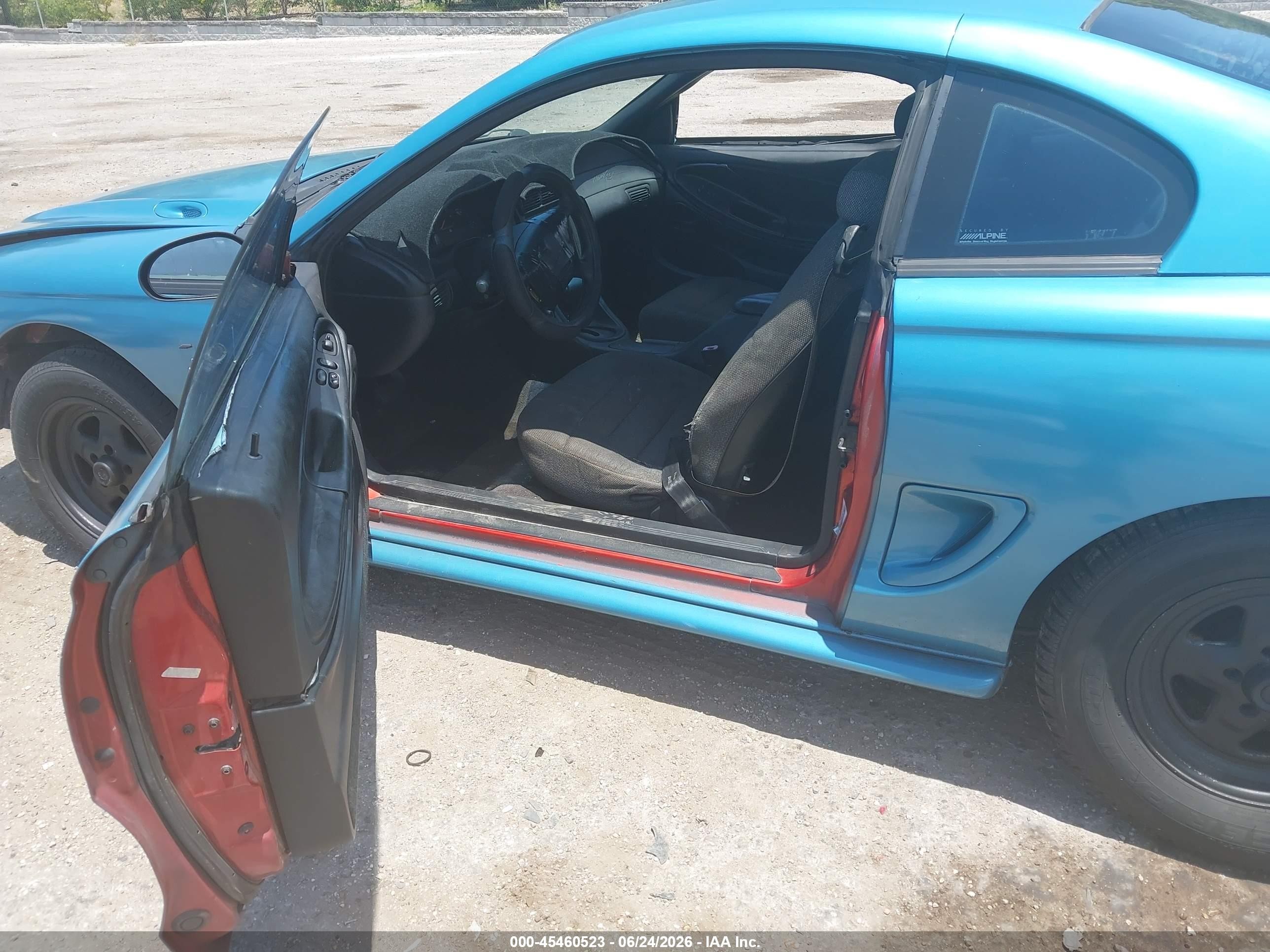 1997 Ford Mustang   Синий vin: 1FALP404XVF204513