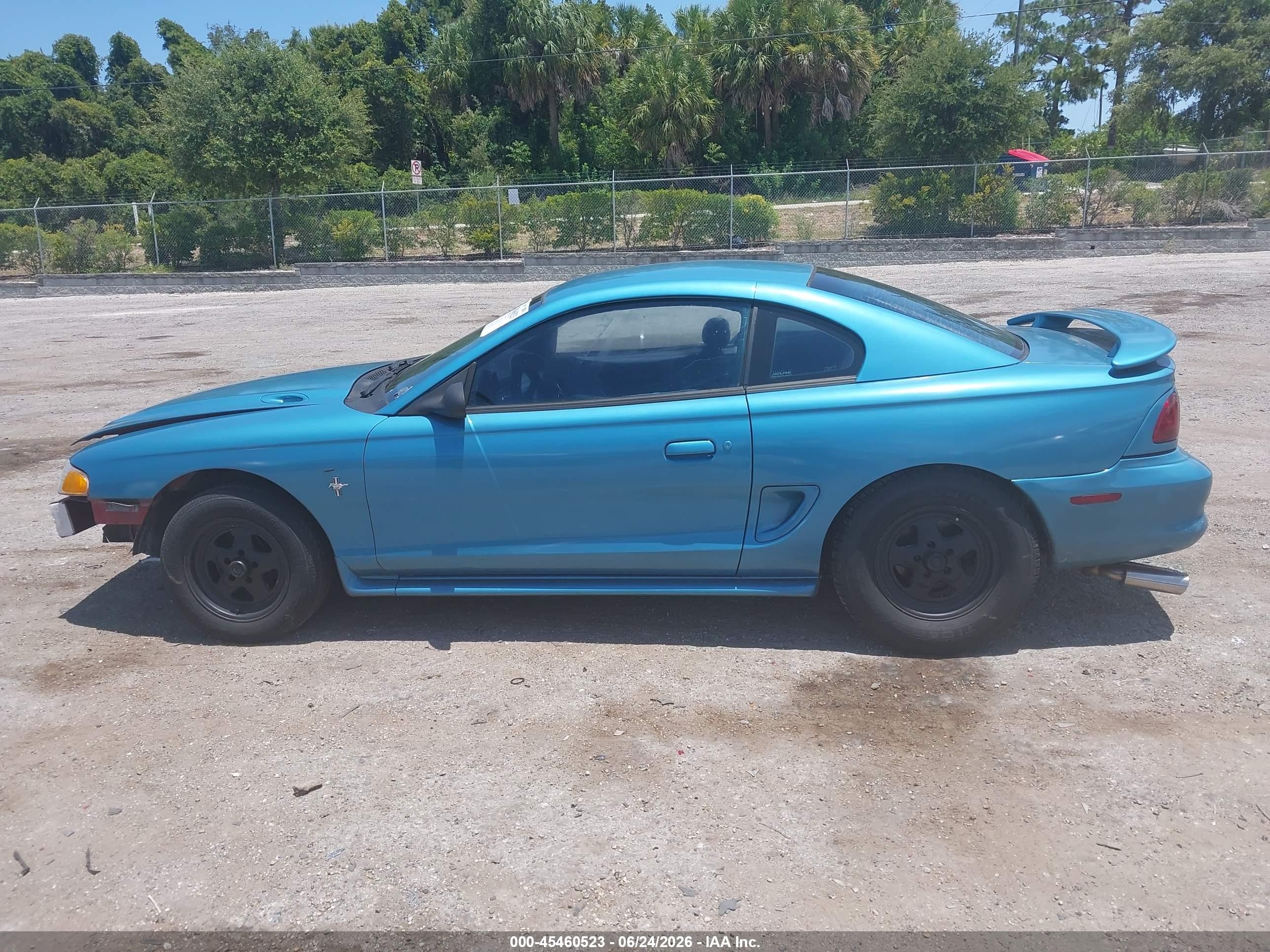 1997 Ford Mustang   Синий vin: 1FALP404XVF204513