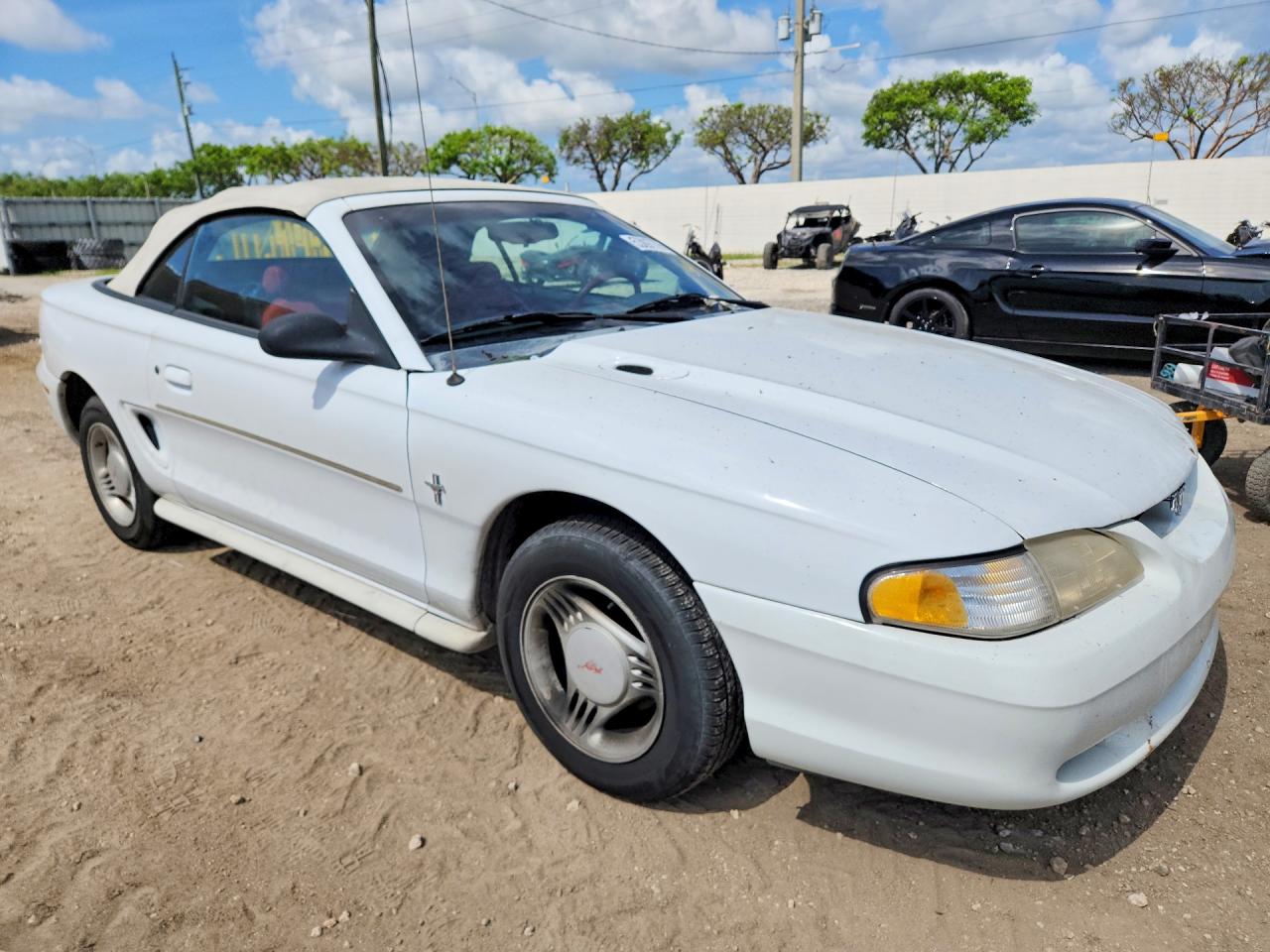 1994 Ford Mustang White vin: 1FALP4443RF133719