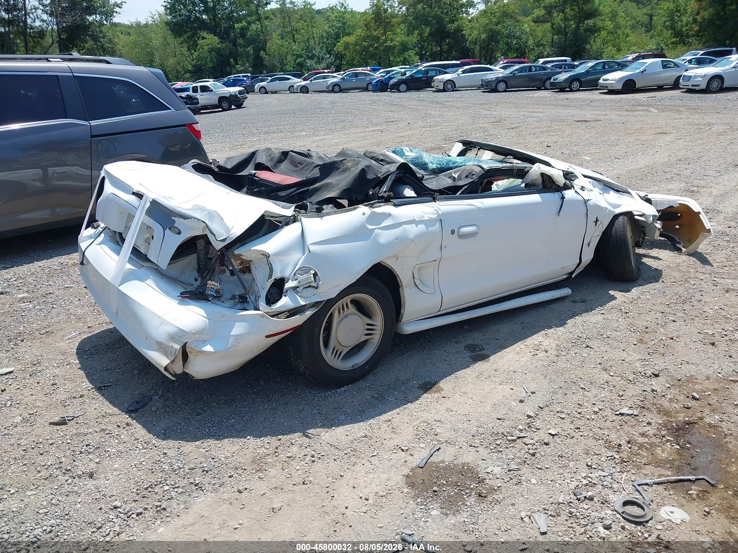 1994 Ford Mustang   Белый vin: 1FALP4444RF218374