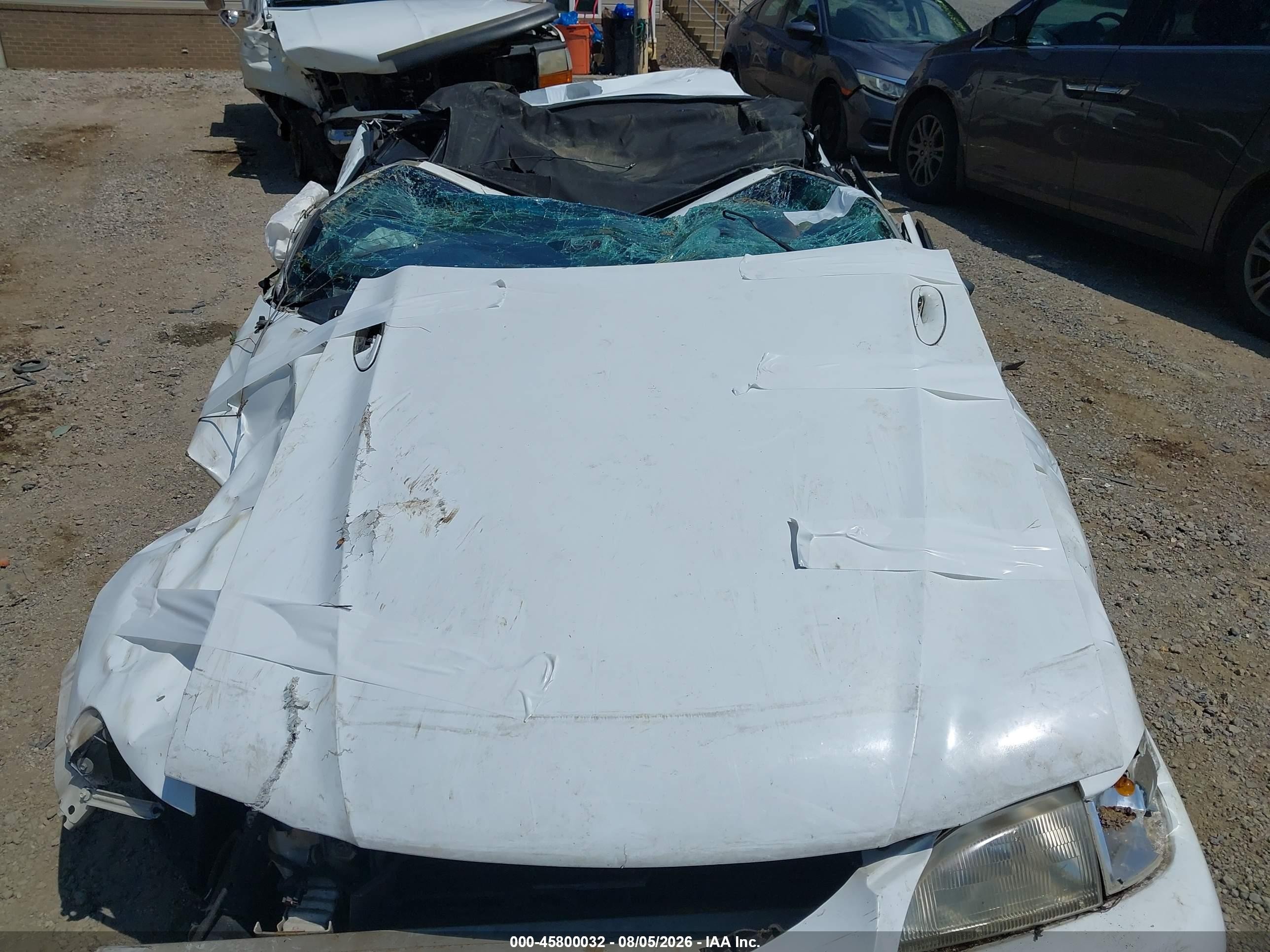 1994 Ford Mustang   Белый vin: 1FALP4444RF218374