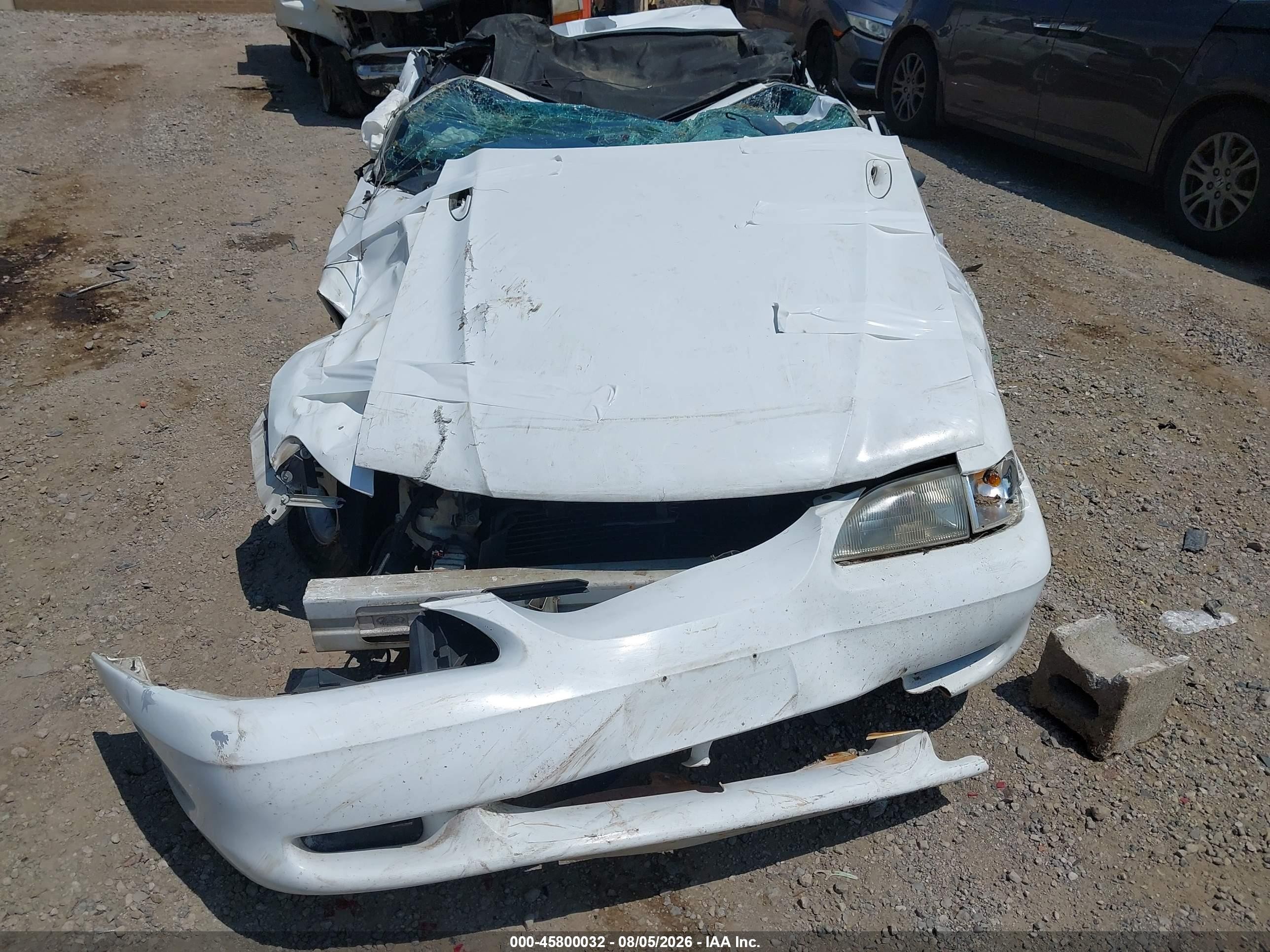 1994 Ford Mustang   Белый vin: 1FALP4444RF218374