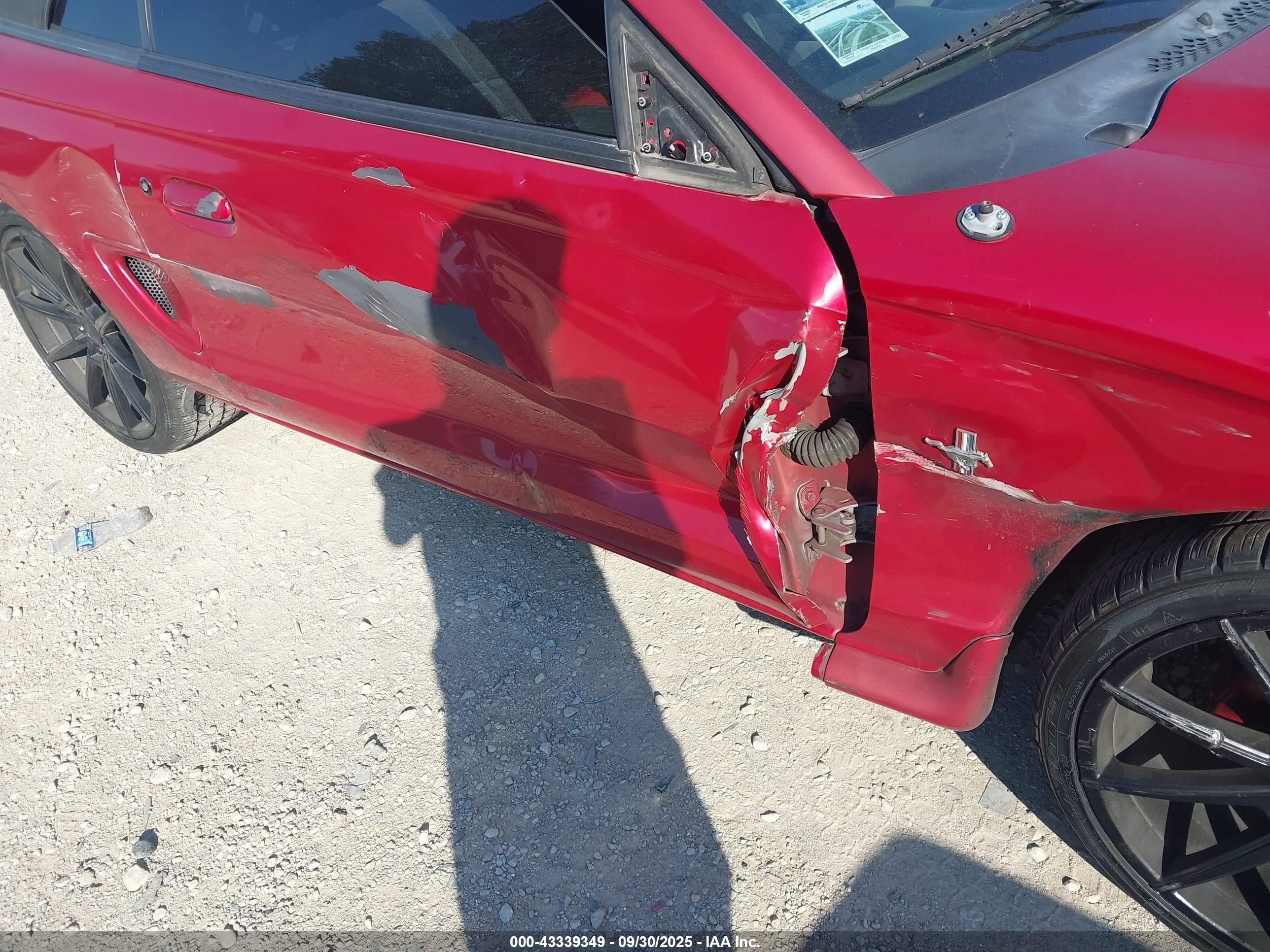 1995 Ford Mustang   Red vin: 1FALP4444SF221863