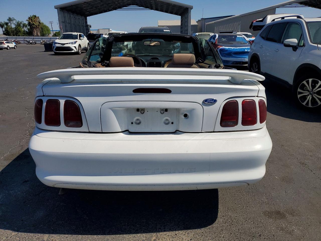 1997 Ford Mustang White vin: 1FALP4449VF197824