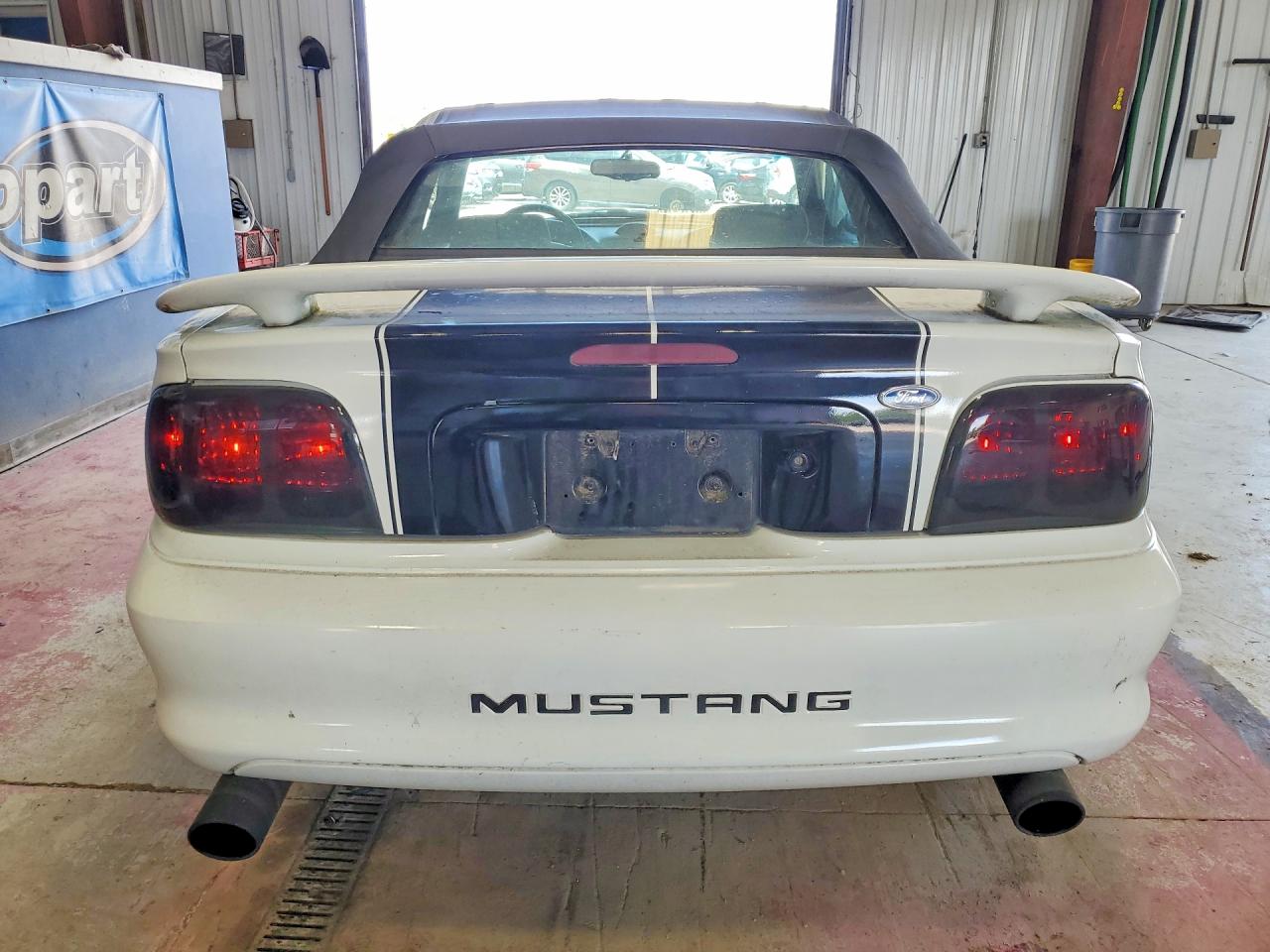 1996 Ford Mustang White vin: 1FALP444XTF221089