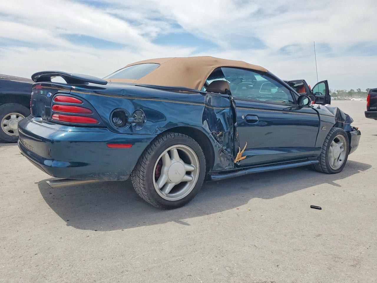 1995 Ford Mustang Gt Бирюзовый vin: 1FALP45T8SF104129