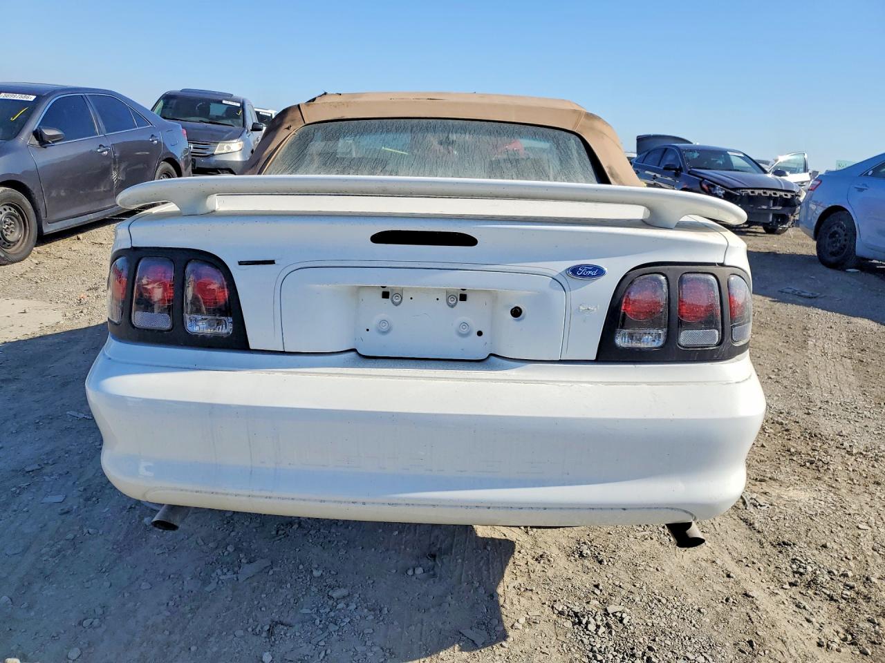 1997 Ford Mustang Gt Белый vin: 1FALP45X0VF153588