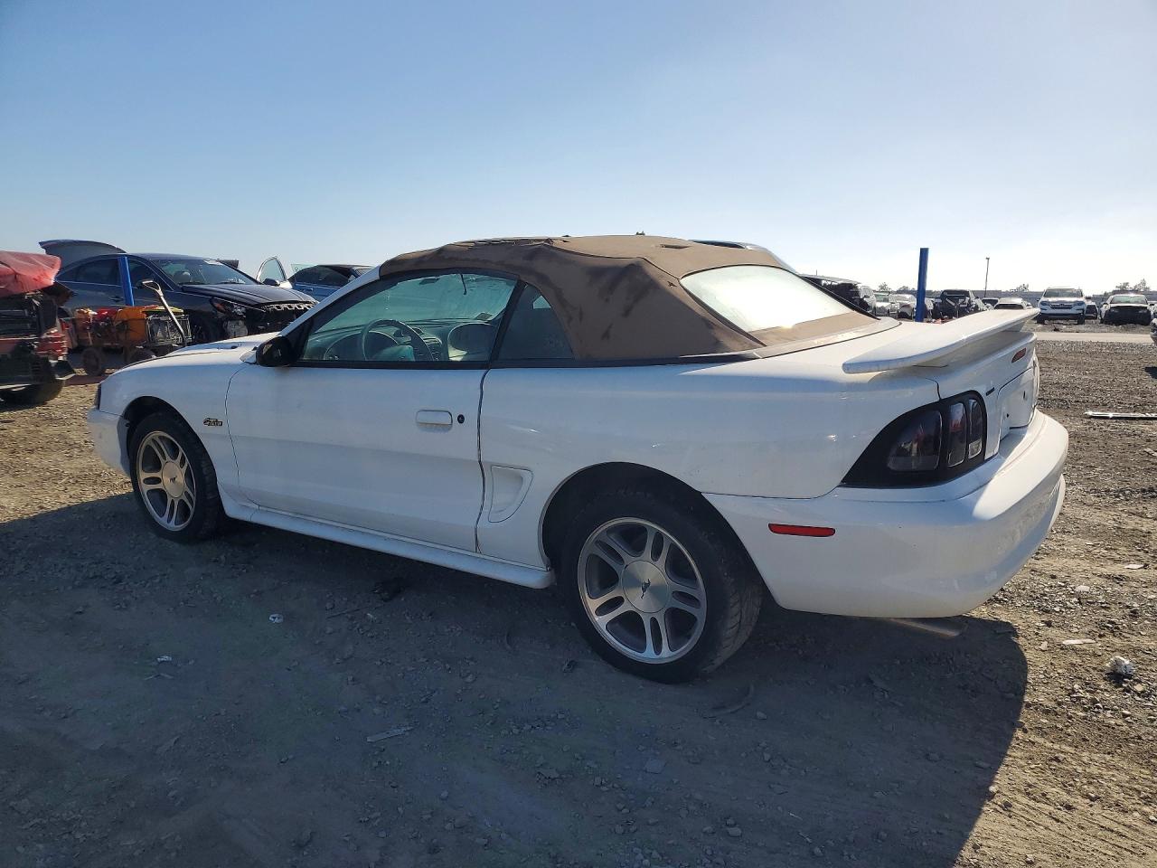 1997 Ford Mustang Gt Белый vin: 1FALP45X0VF153588