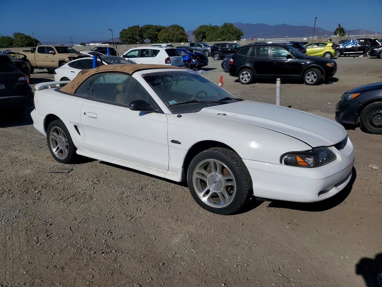 1997 Ford Mustang Gt Белый vin: 1FALP45X0VF153588