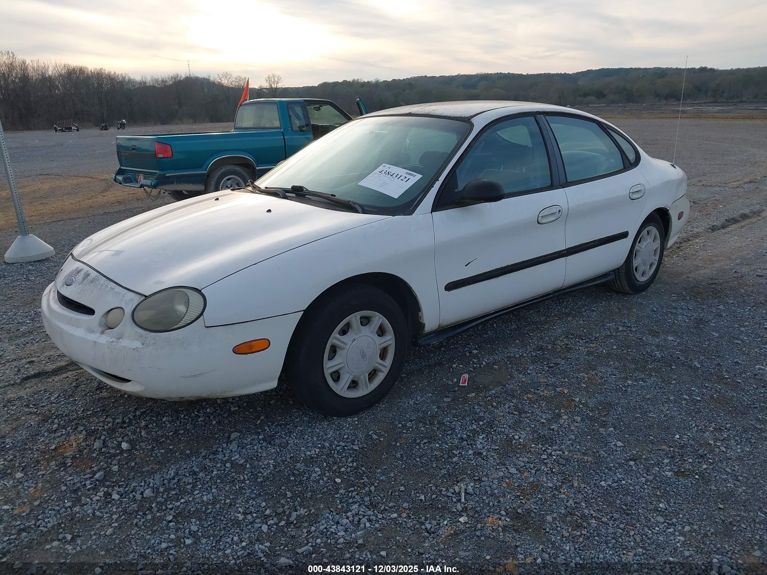 1996 Ford Taurus G White vin: 1FALP51U1TA243702