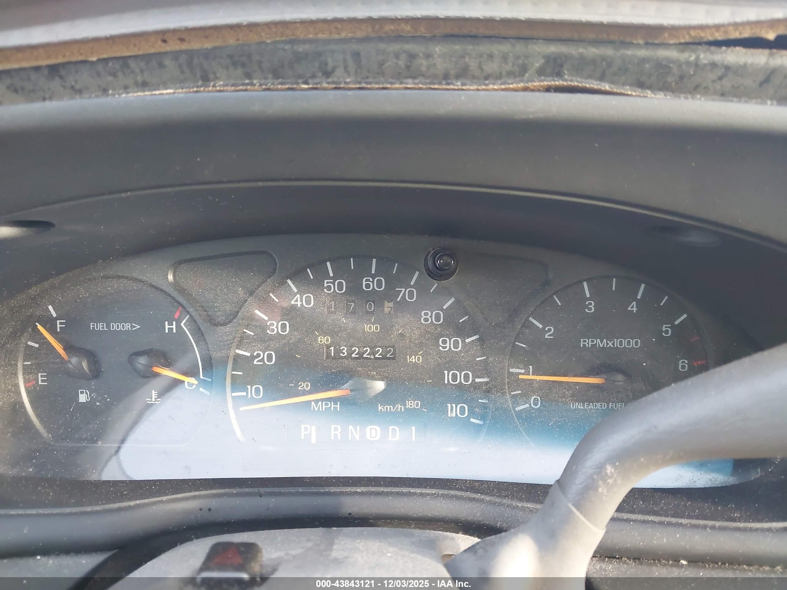 1996 Ford Taurus G White vin: 1FALP51U1TA243702