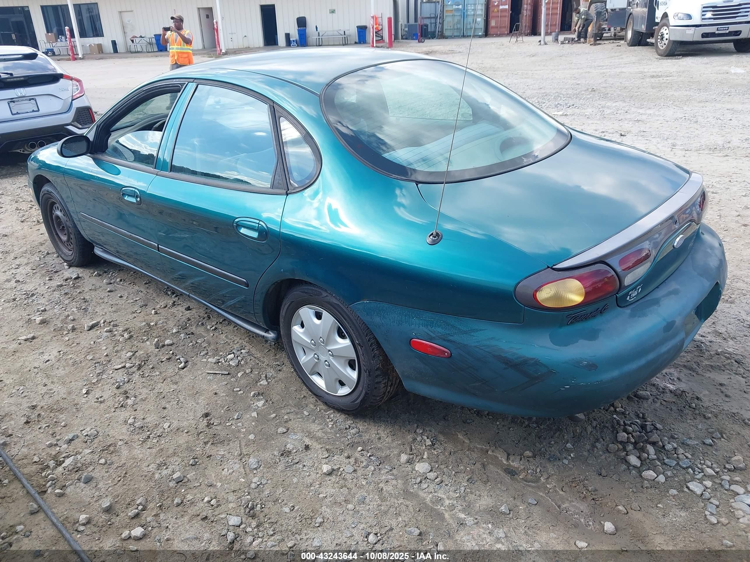1996 Ford Taurus G Зеленый vin: 1FALP51U3TA316584