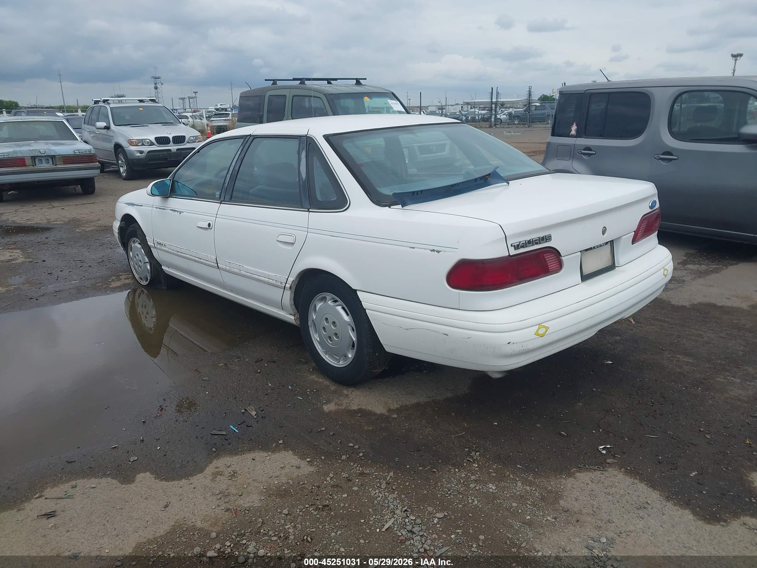 1994 Ford Taurus Gl White vin: 1FALP5240RG278400