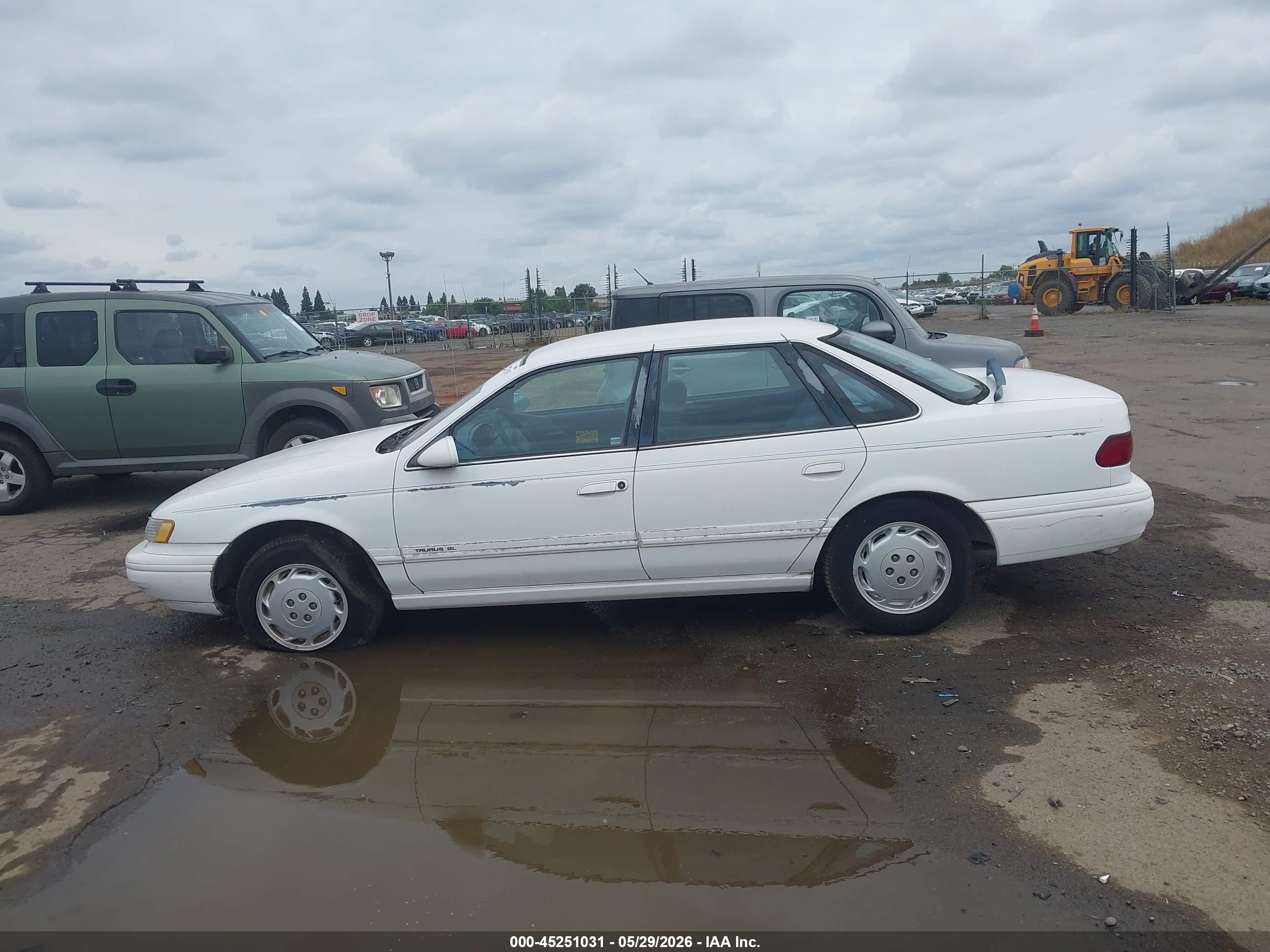 1994 Ford Taurus Gl White vin: 1FALP5240RG278400