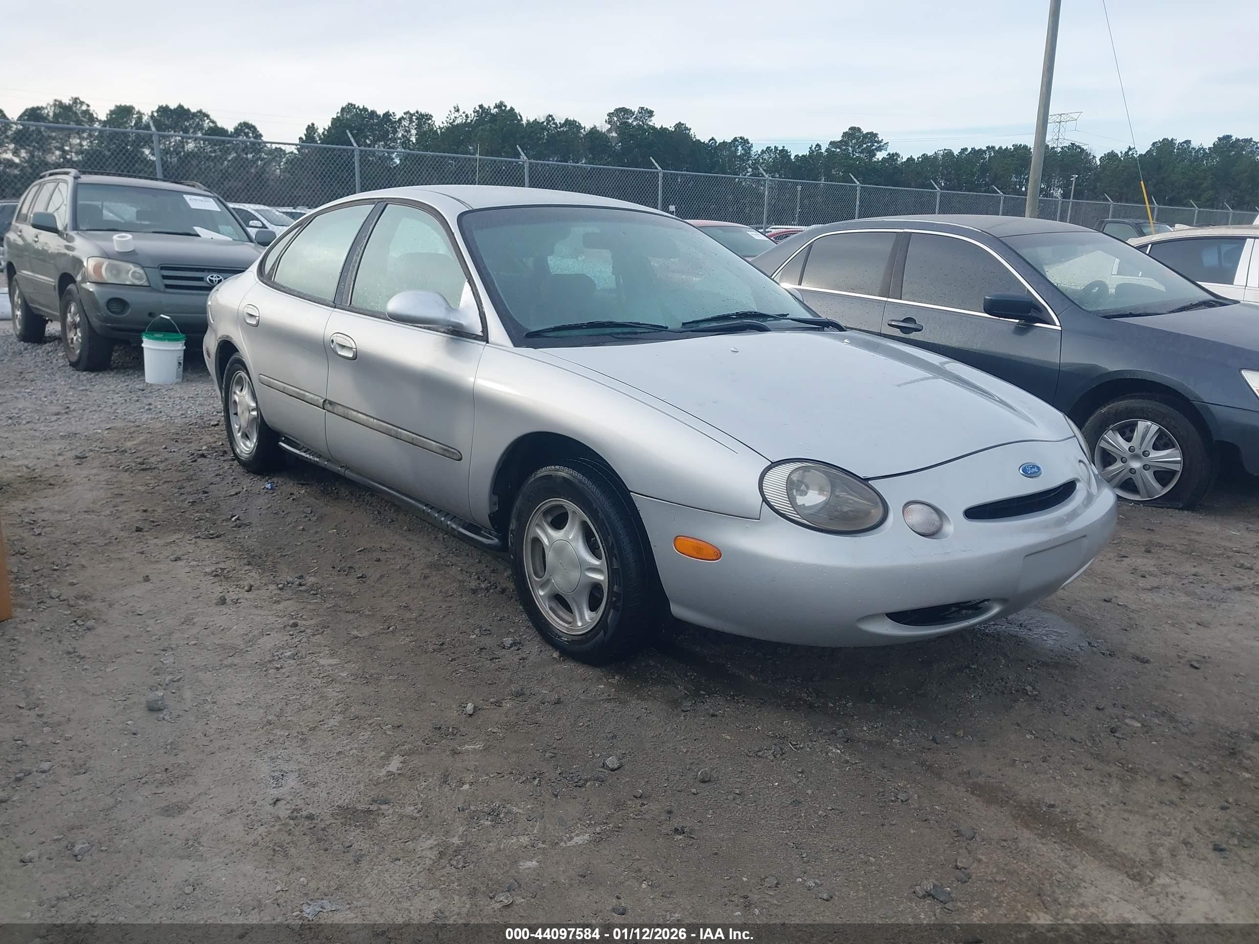 1996 Ford Taurus Gl Серебряный vin: 1FALP52U0TA158784