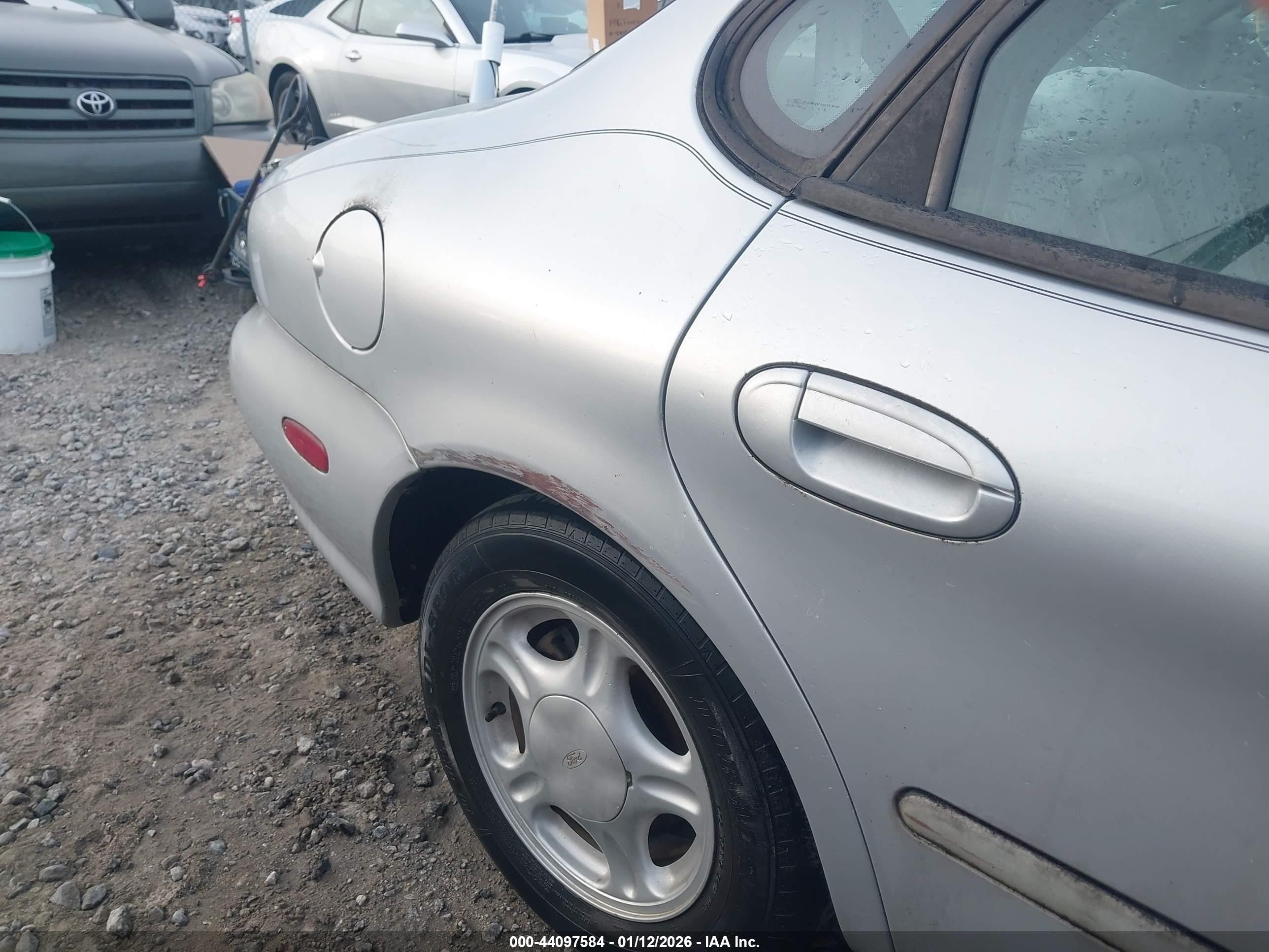 1996 Ford Taurus Gl Silver vin: 1FALP52U0TA158784