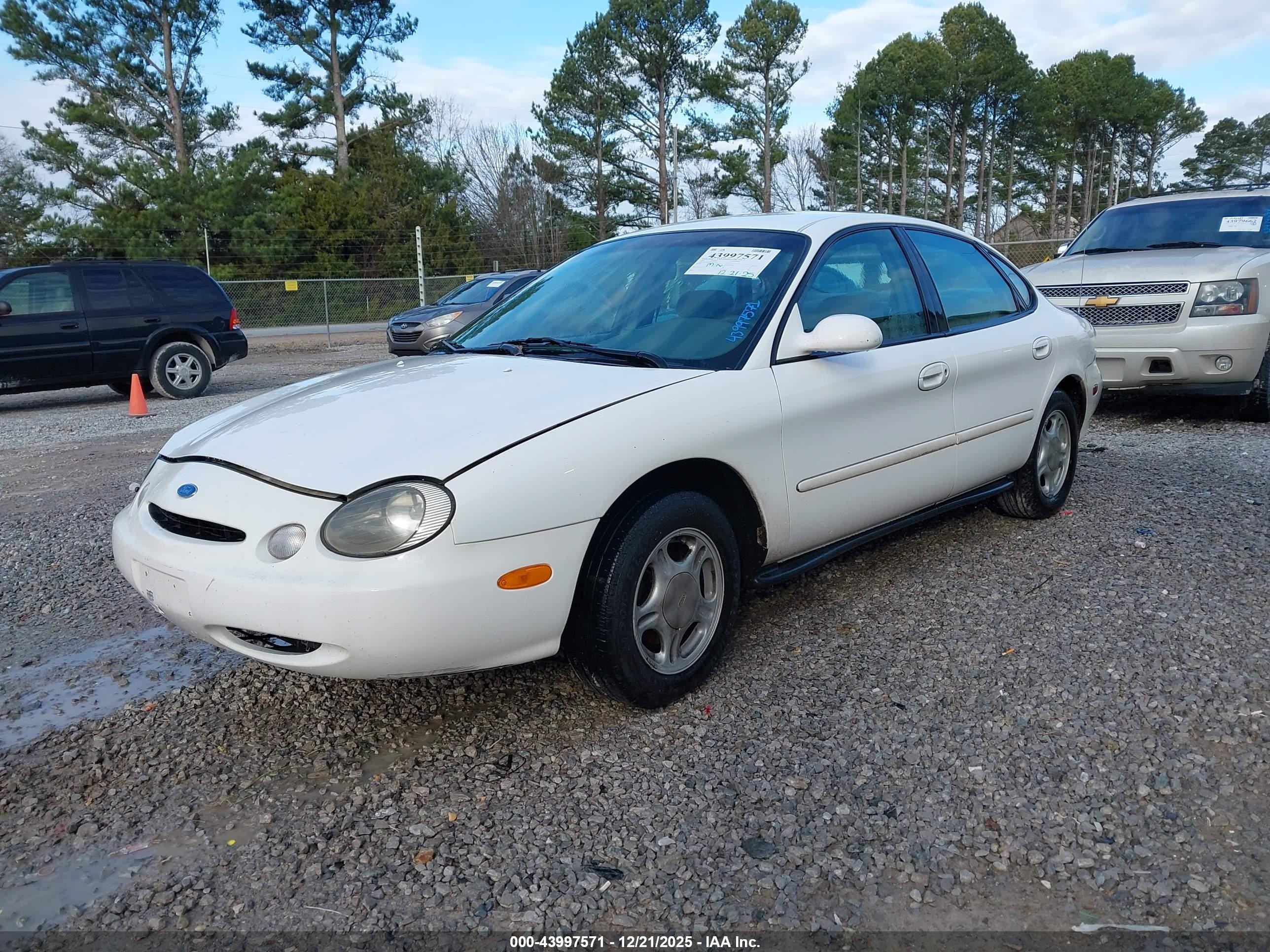 1996 Ford Taurus Gl White vin: 1FALP52U0TA253877