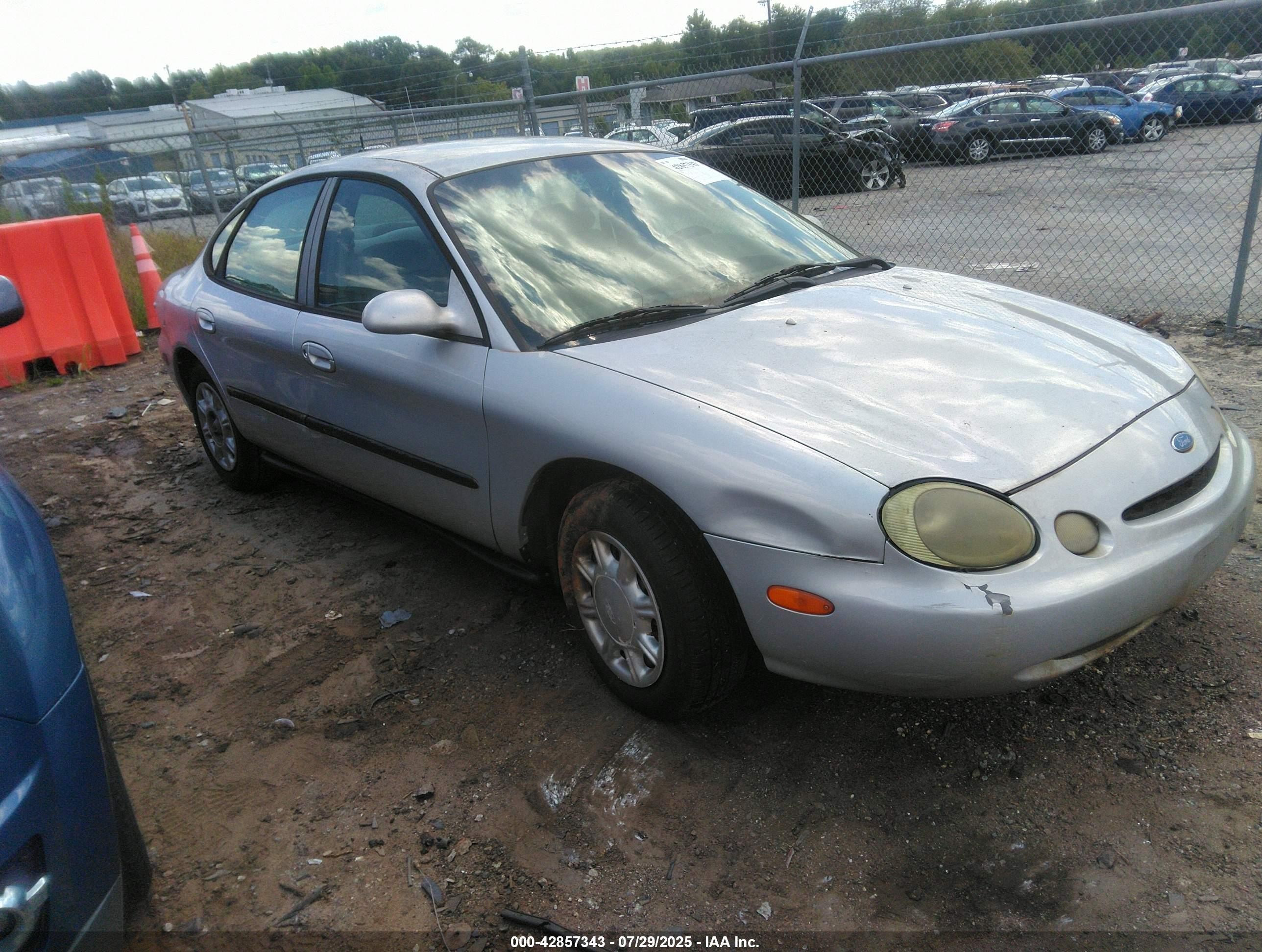 1996 Ford Taurus Gl Silver vin: 1FALP52U1TA184052