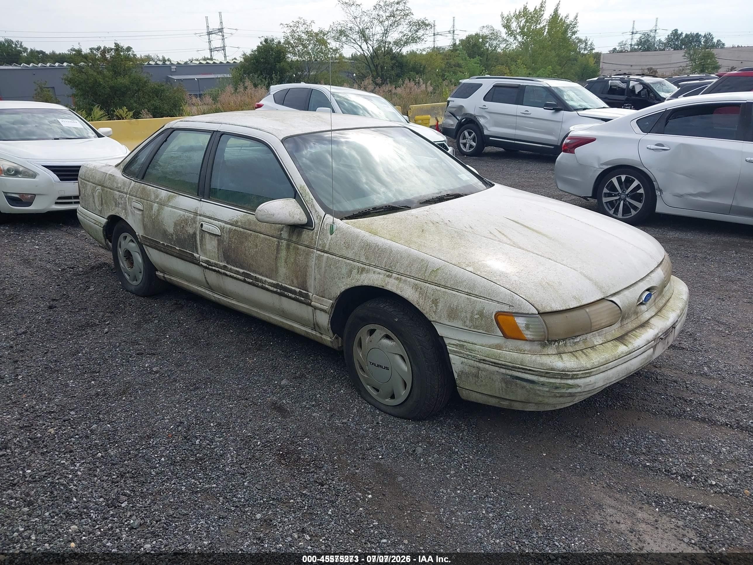 1995 Ford Taurus Gl/se White vin: 1FALP52U2SA267004