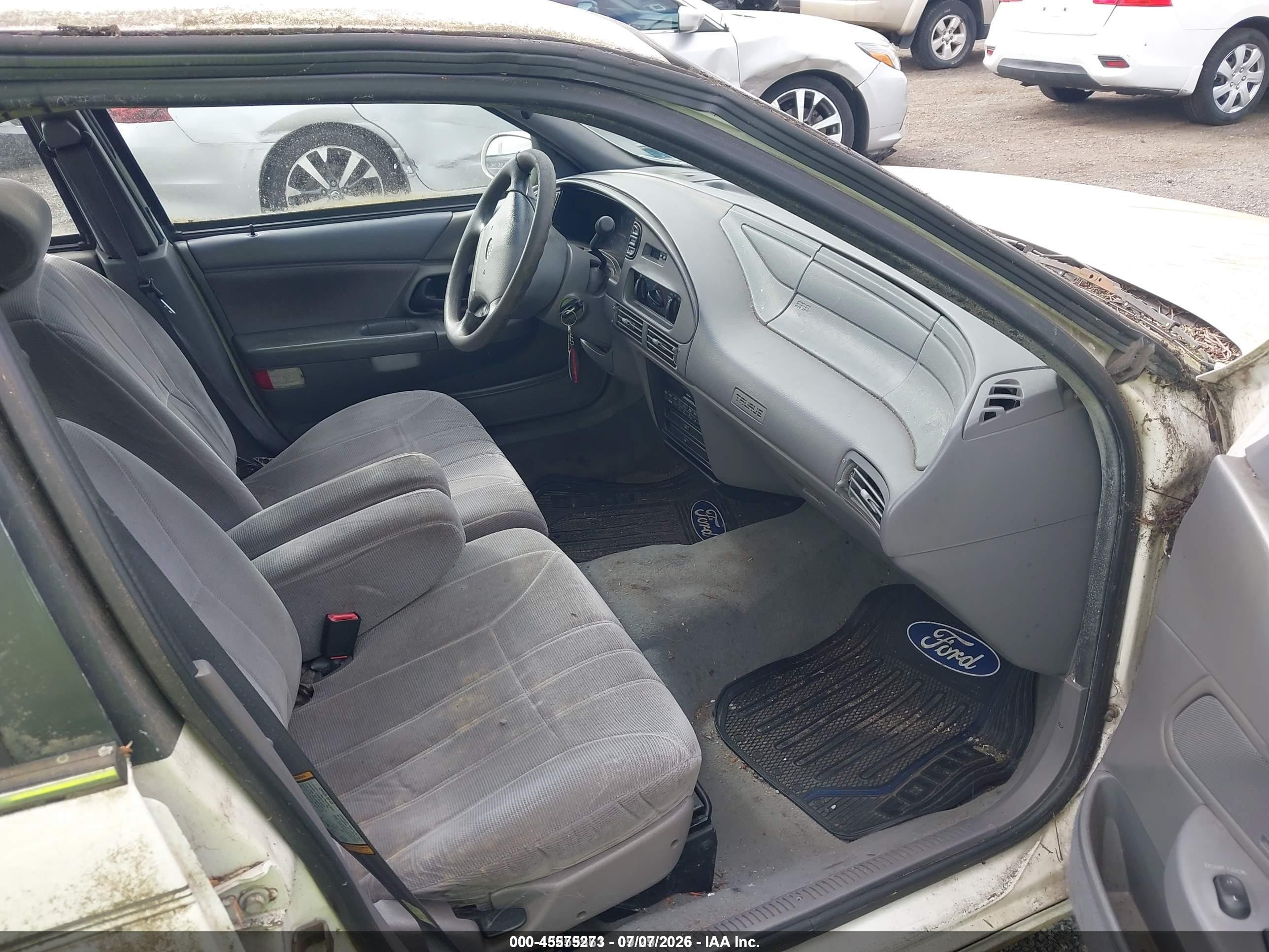 1995 Ford Taurus Gl/se White vin: 1FALP52U2SA267004