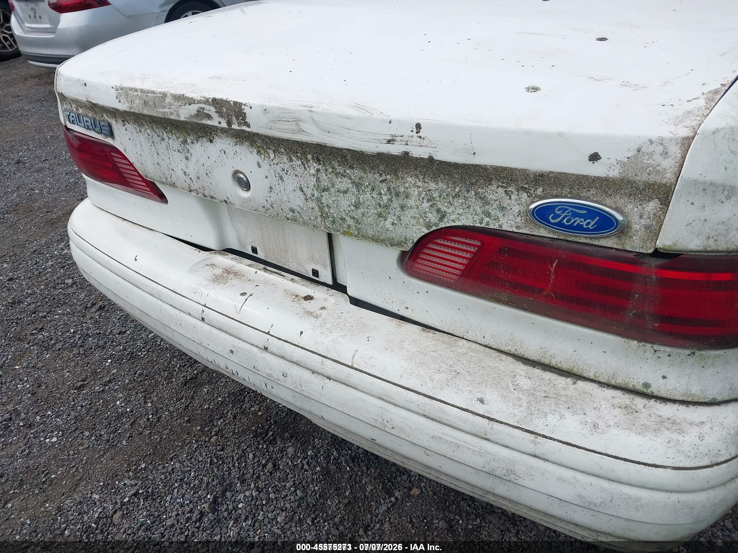 1995 Ford Taurus Gl/se White vin: 1FALP52U2SA267004