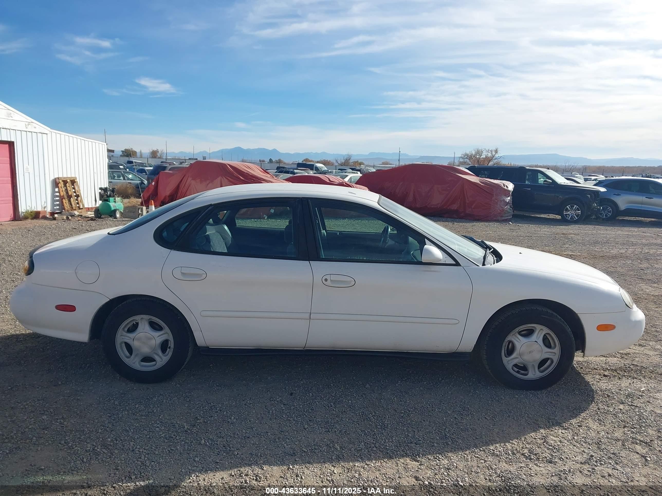 1996 Ford Taurus Gl White vin: 1FALP52U3TG166939