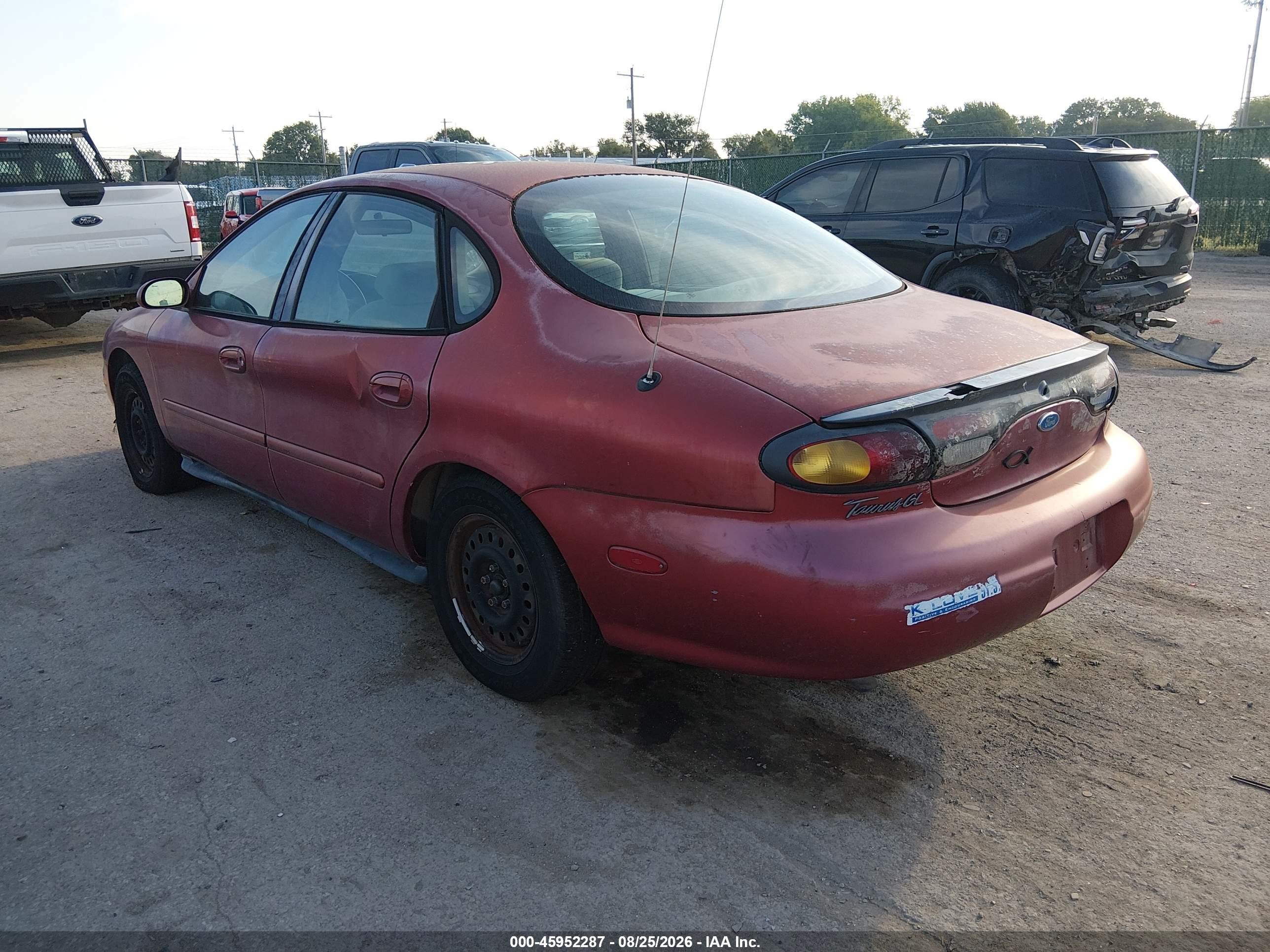 1996 Ford Taurus Gl Red vin: 1FALP52U4TG209362