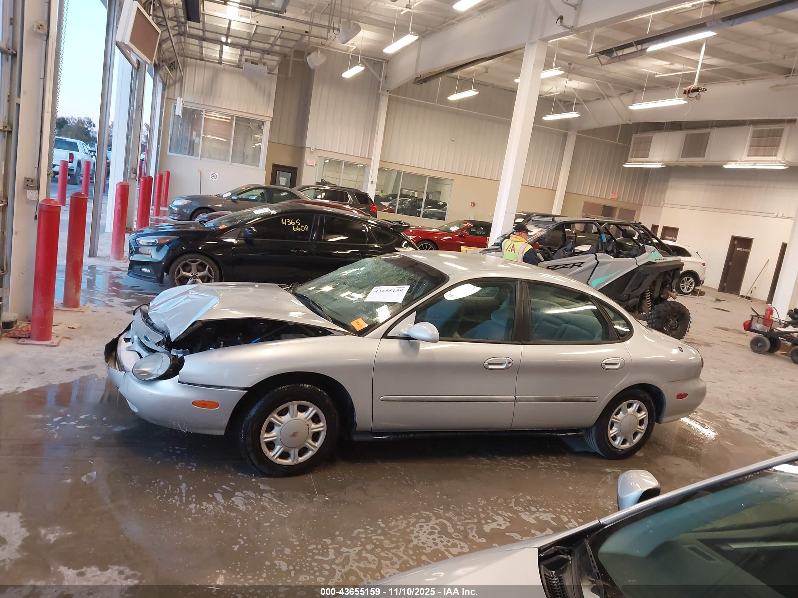 1996 Ford Taurus Gl Silver vin: 1FALP52U5TG228745