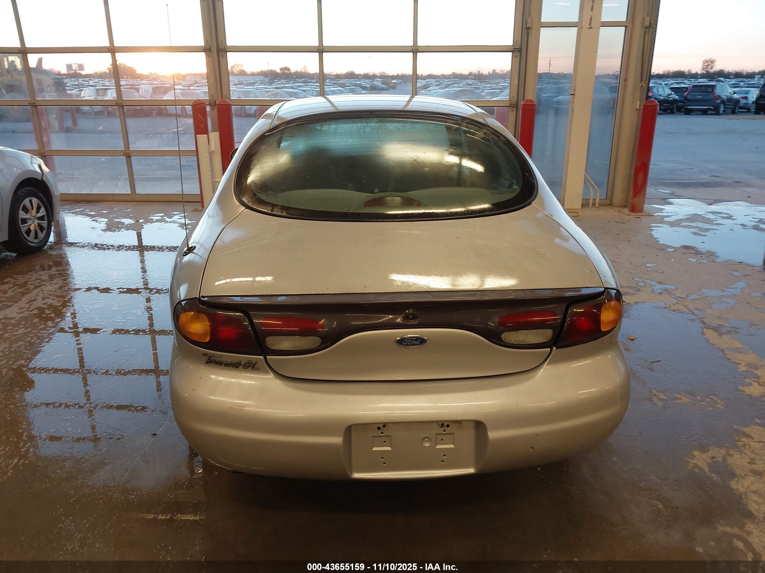 1996 Ford Taurus Gl Silver vin: 1FALP52U5TG228745