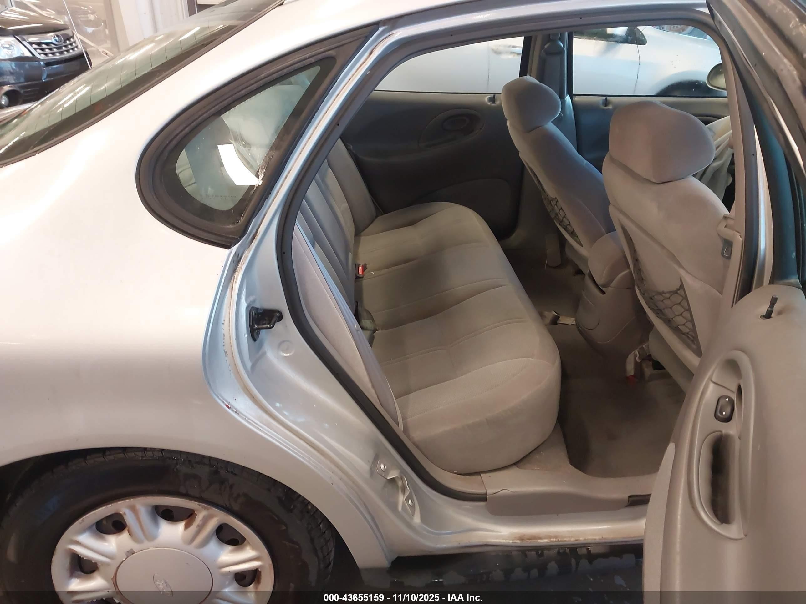 1996 Ford Taurus Gl Silver vin: 1FALP52U5TG228745