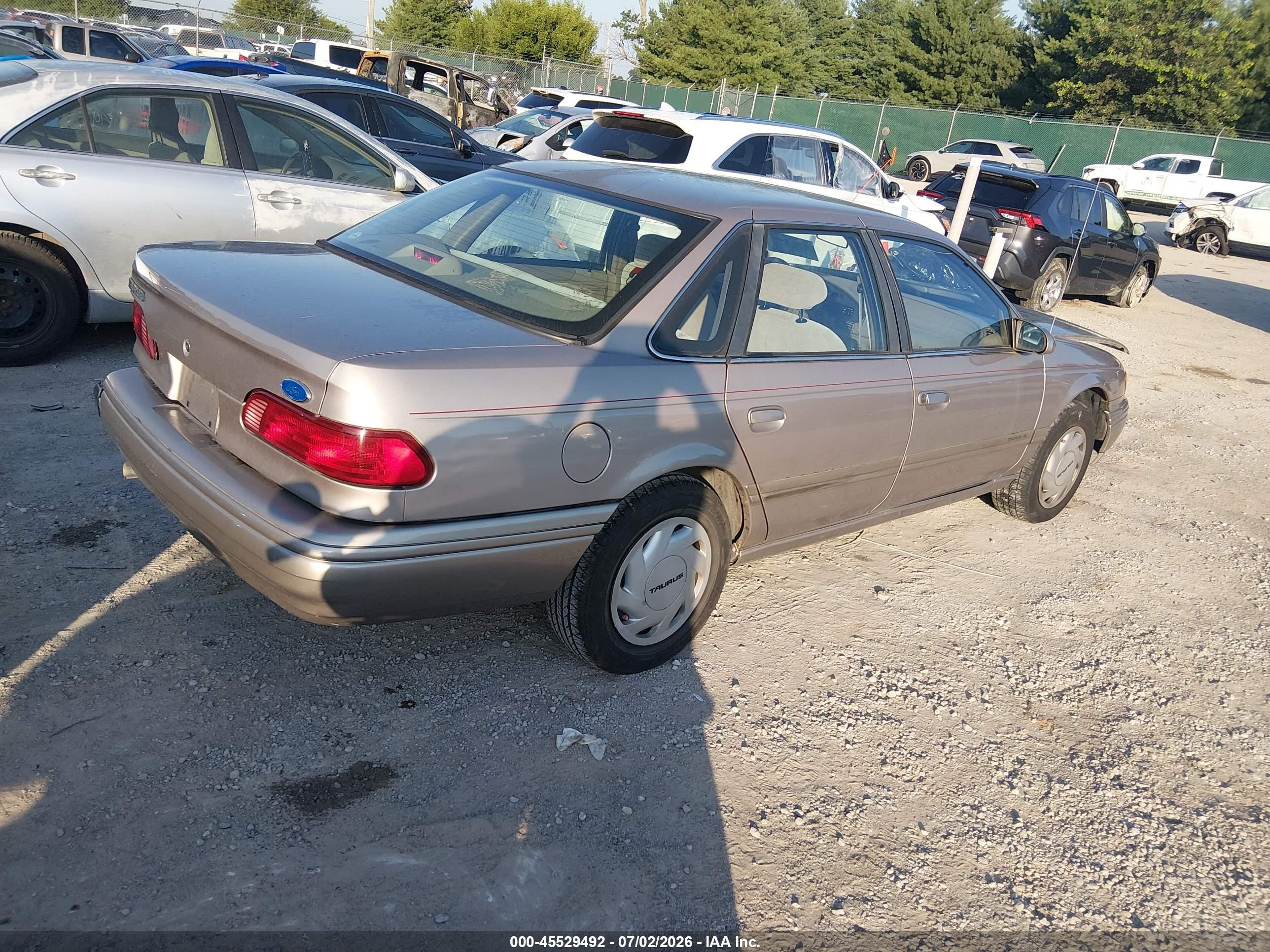1995 Ford Taurus Gl/se Beige vin: 1FALP52U6SG287785