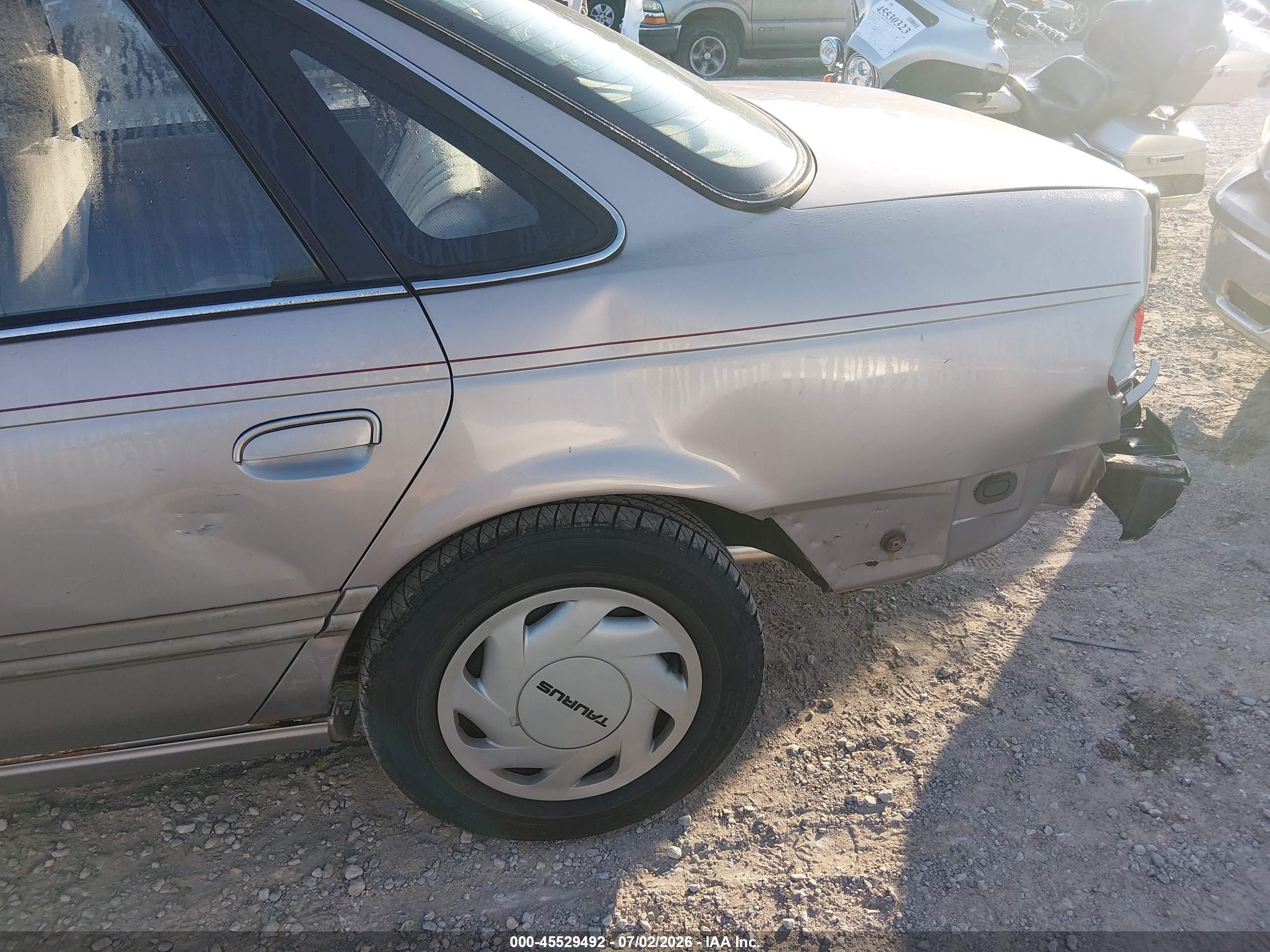 1995 Ford Taurus Gl/se Beige vin: 1FALP52U6SG287785