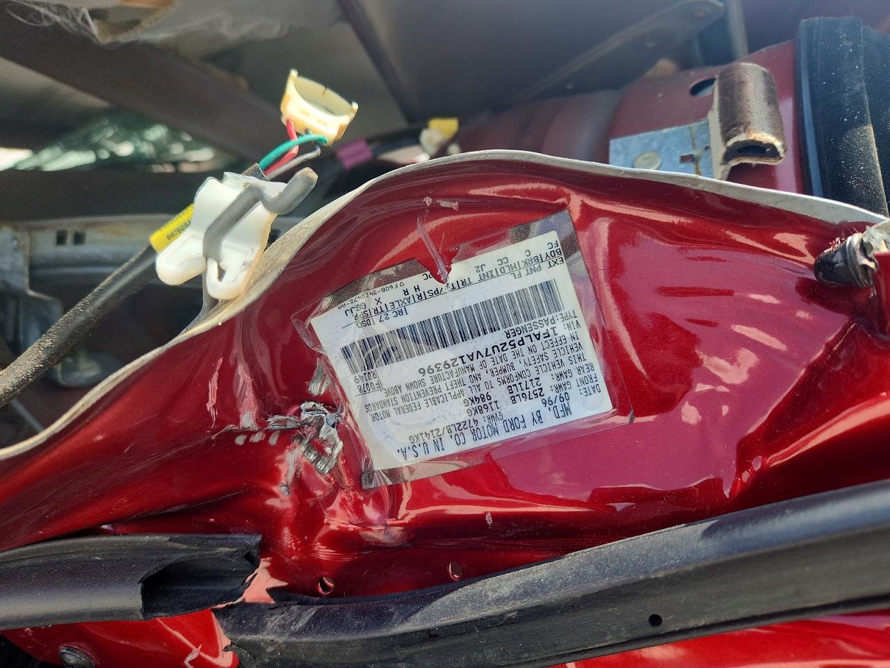 1997 Ford Taurus Gl Red vin: 1FALP52U7VA129396