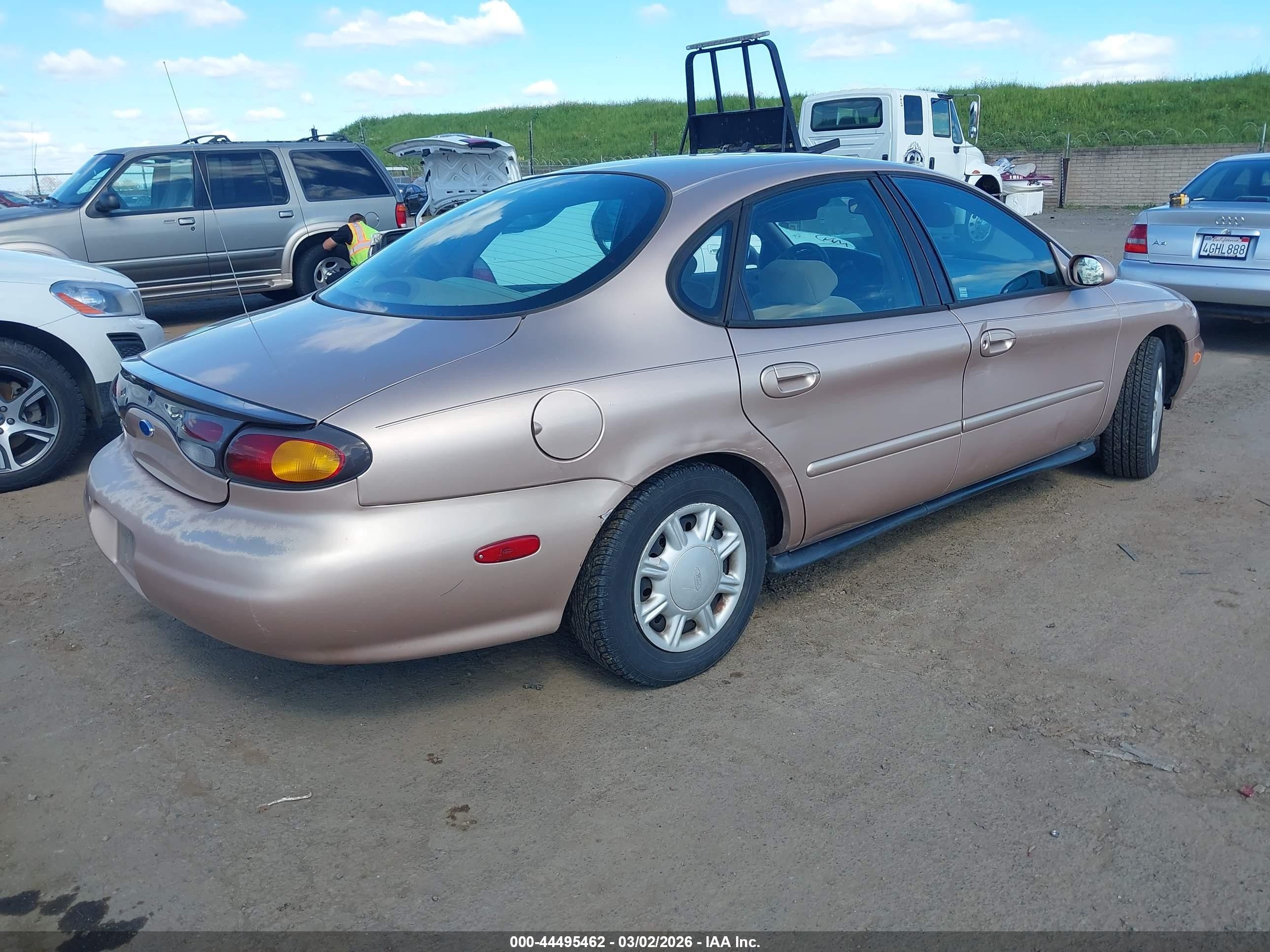 1997 Ford Taurus Gl Gold vin: 1FALP52U7VG116418