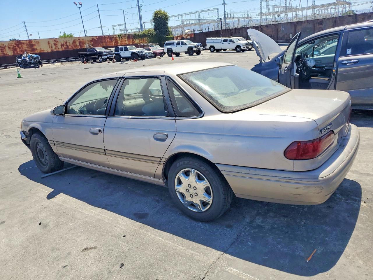 1995 Ford Taurus Gl Tan vin: 1FALP52U9SA320832