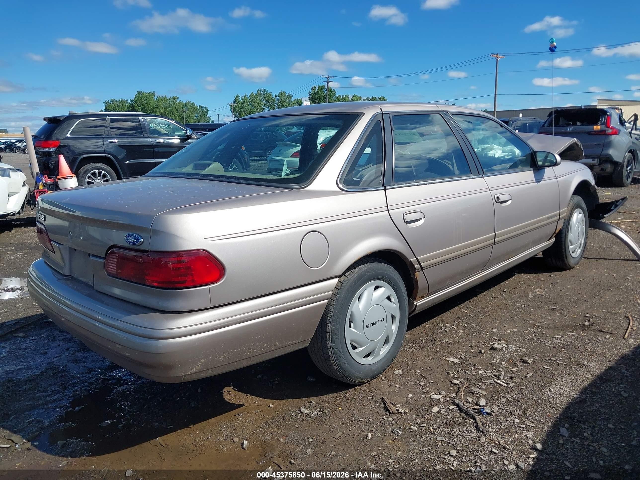 1995 Ford Taurus Gl/se Beige vin: 1FALP52U9SG248561