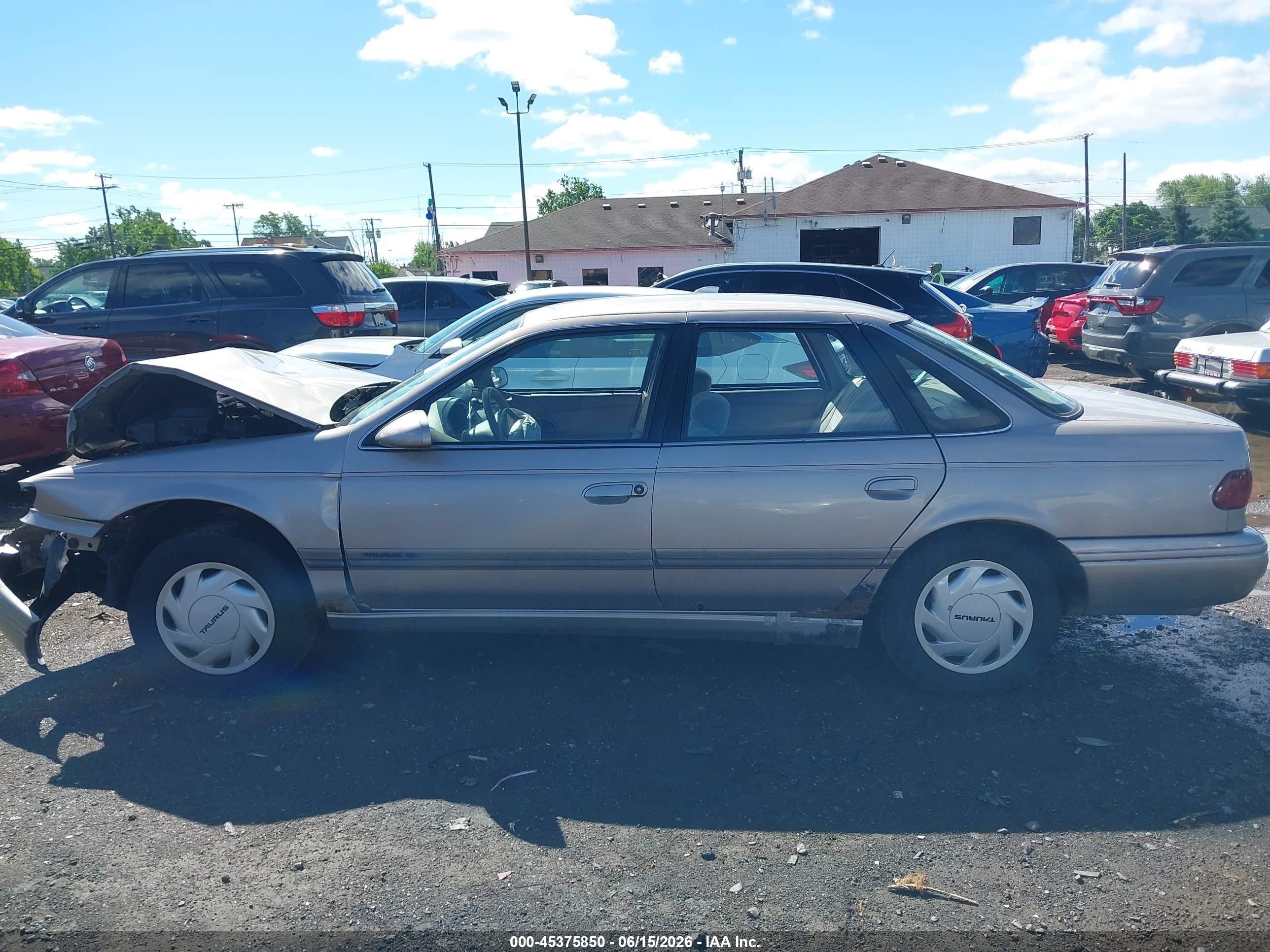 1995 Ford Taurus Gl/se Beige vin: 1FALP52U9SG248561